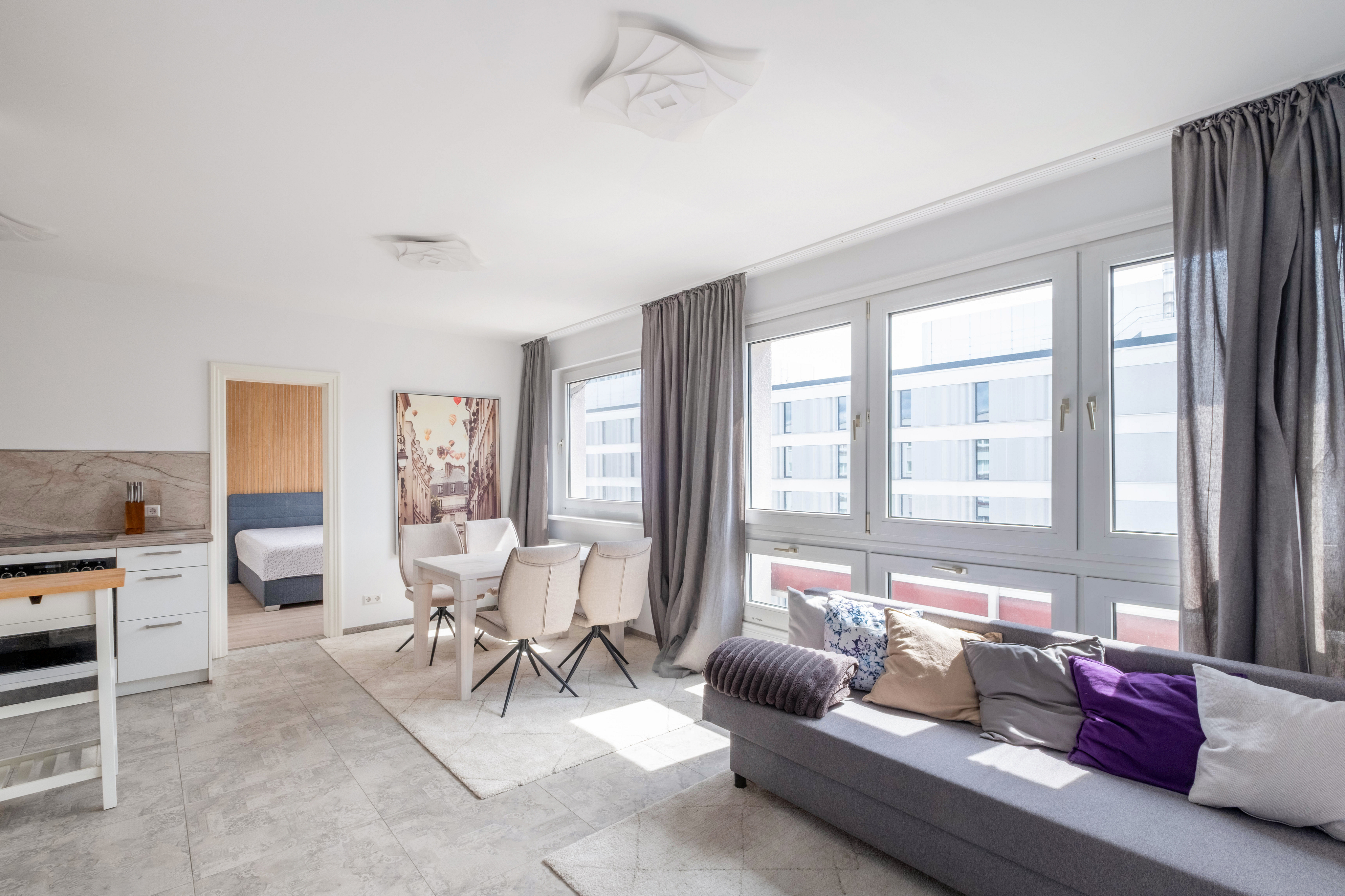 Perfect commuter apartment with high-end amenities at Alexanderplatz