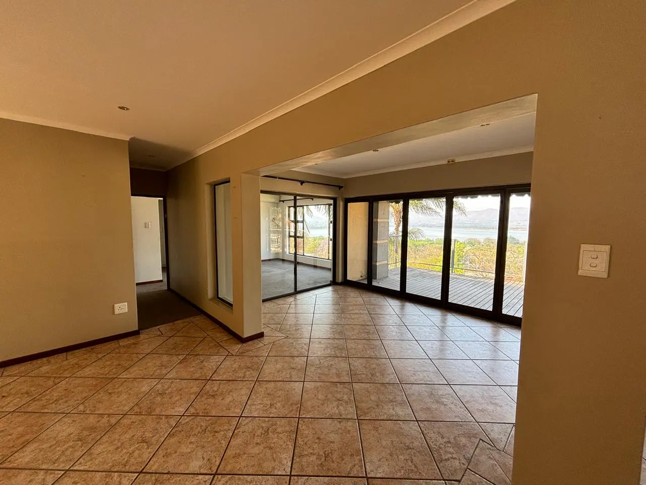 Open plan dining area.jfif