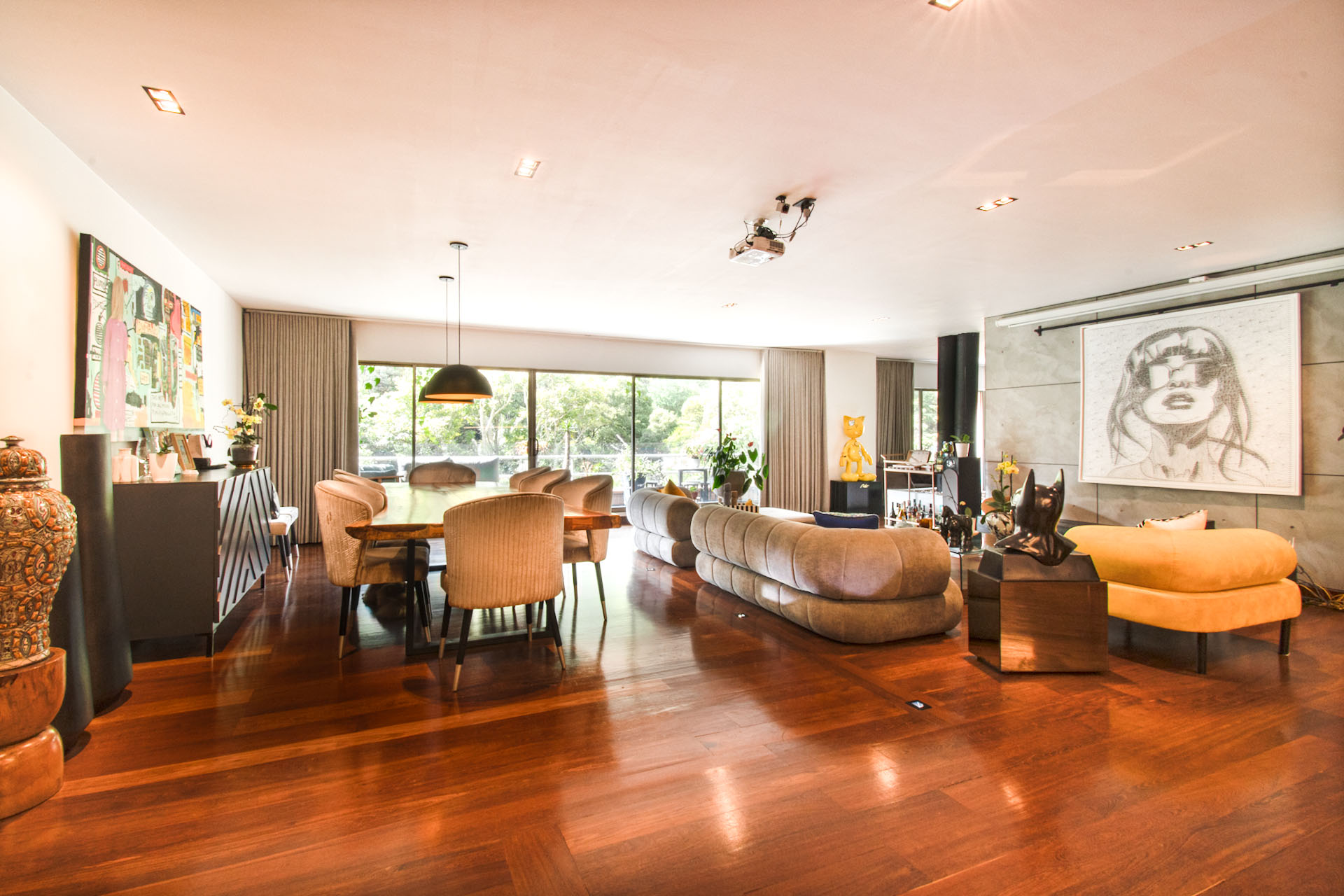 Moderno apartamento con terraza para la venta en Chicó Reservado