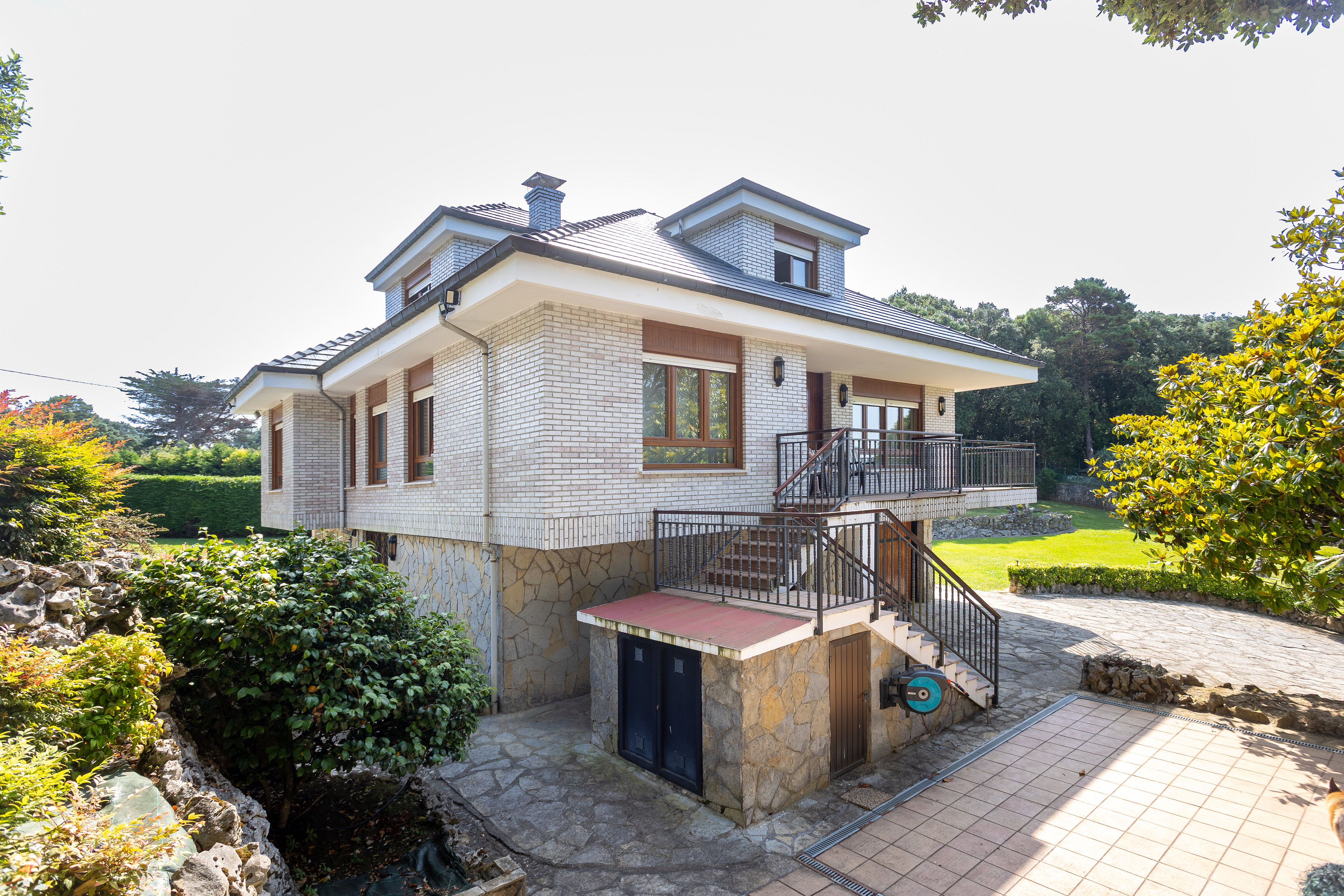 Magnificent Spacious Home in Isla