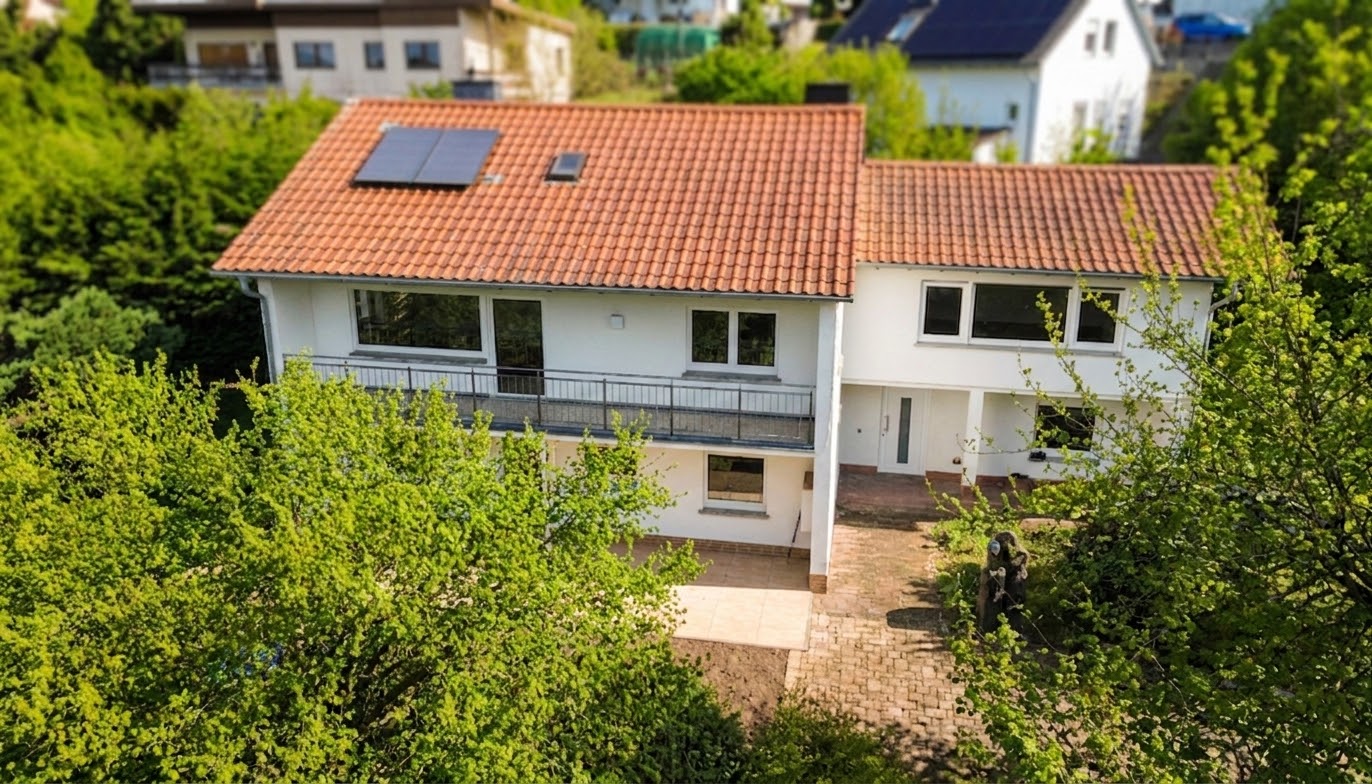 Großzügig wohnen, zusätzlich bauen – Einfamilienhaus mit Baupotenzial