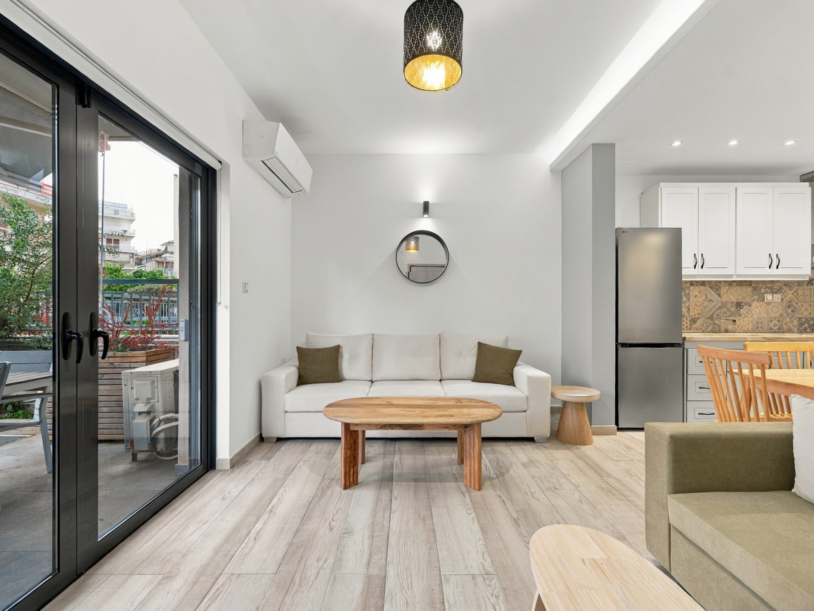 Renovated 52 sq.m.ground-floor residence with garden