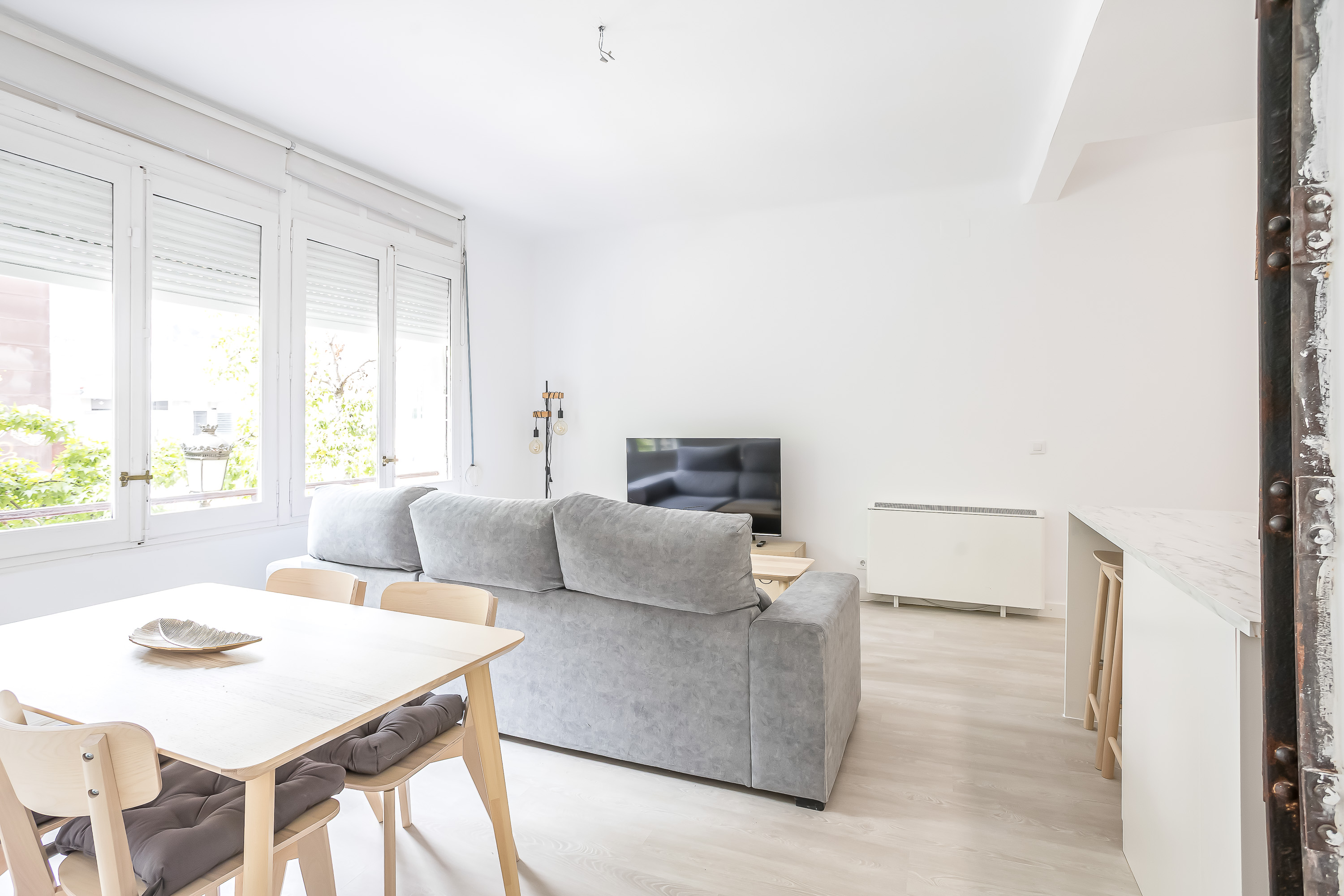 Discover the urban elegance of this apartment with views of the Reina Sofia Museum