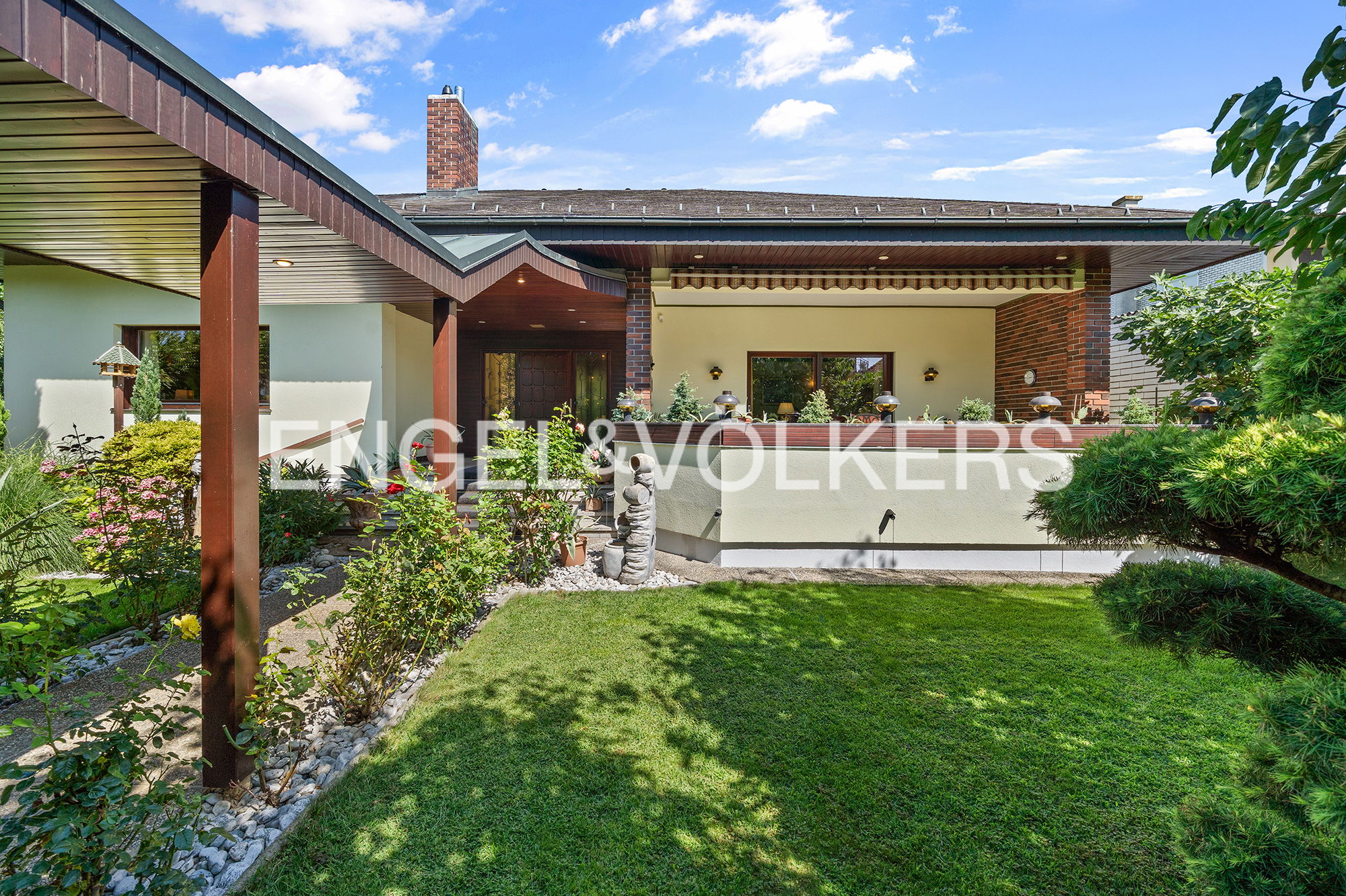 Charmantes Einfamilienhaus mit Gartenidylle und perfekter Infrastruktur