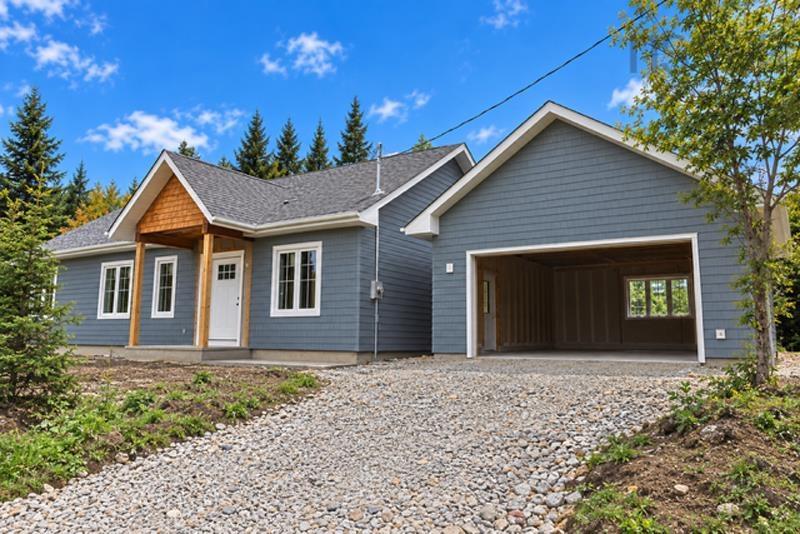 Beautifully Appointed New Build in the Balsam Fir Estates