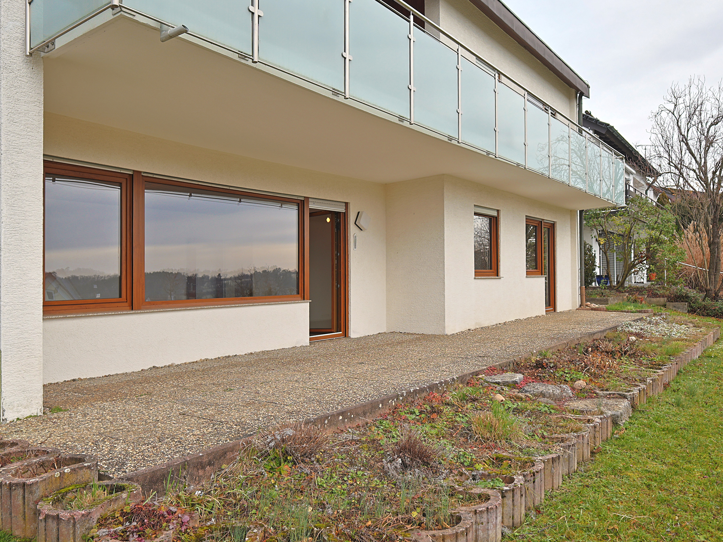 Ankommen und wohlfühlen: Stilvoll renovierte 3-Zimmer-Wohnung mit Sonnenterrasse