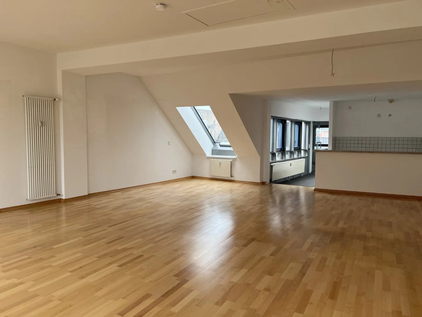 2-Zimmer-Wohnung mit Dachterrasse am Puls der Stadt - Photo 1