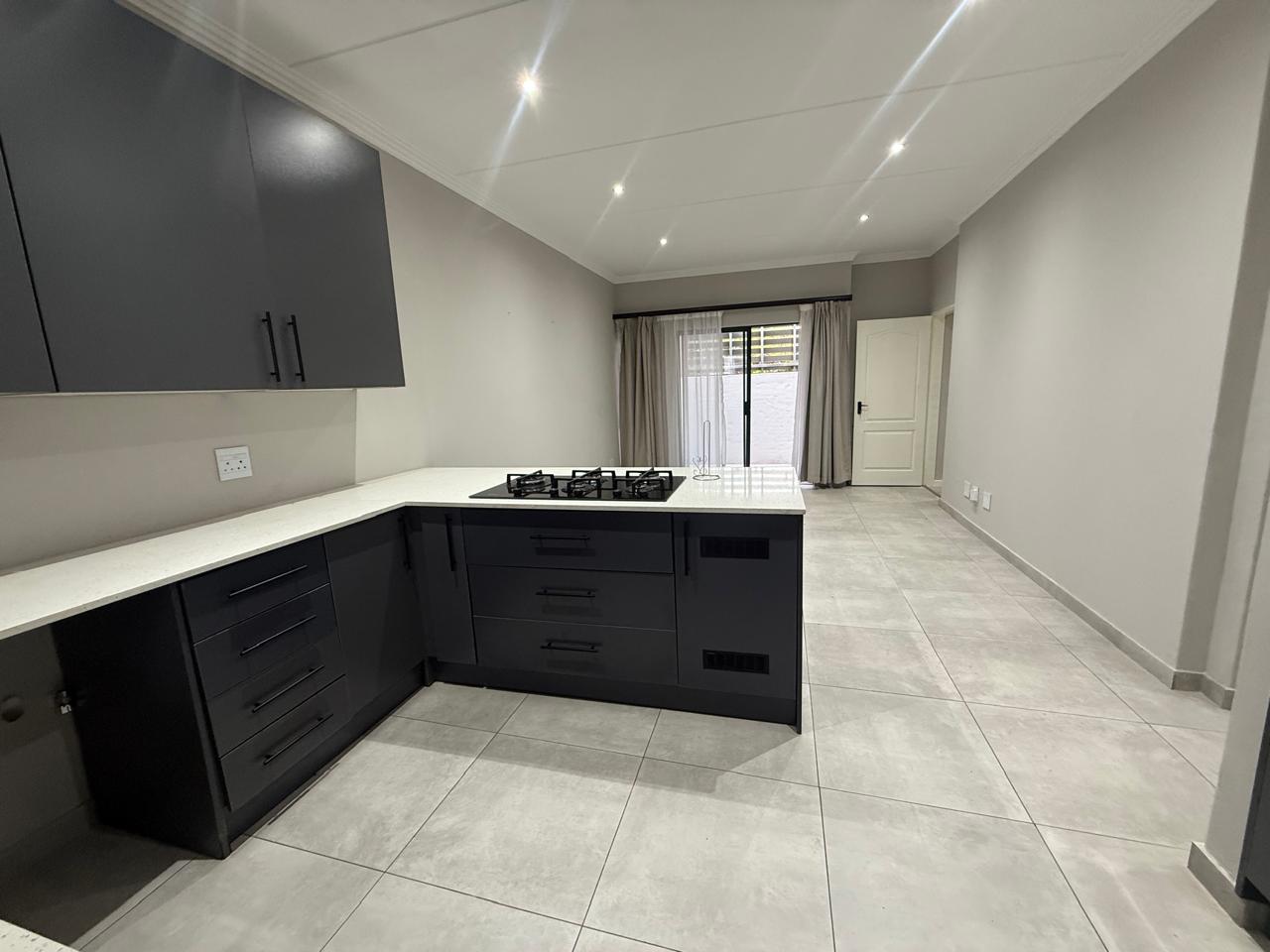 Modern 2 bedroom, 2 bathroom apartment in bryanston