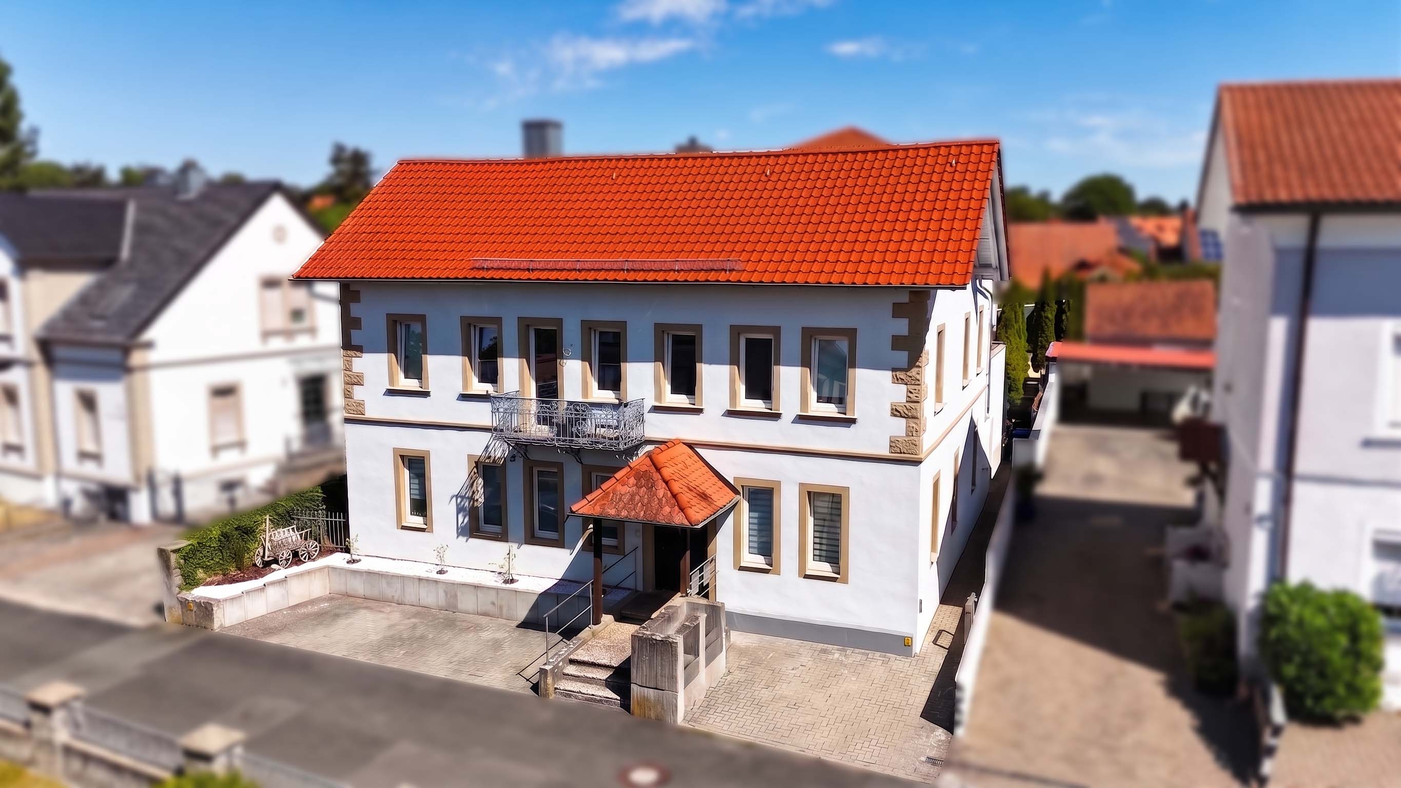 Kernsaniertes Zuhause mit separater Wohnung und viel Platz!