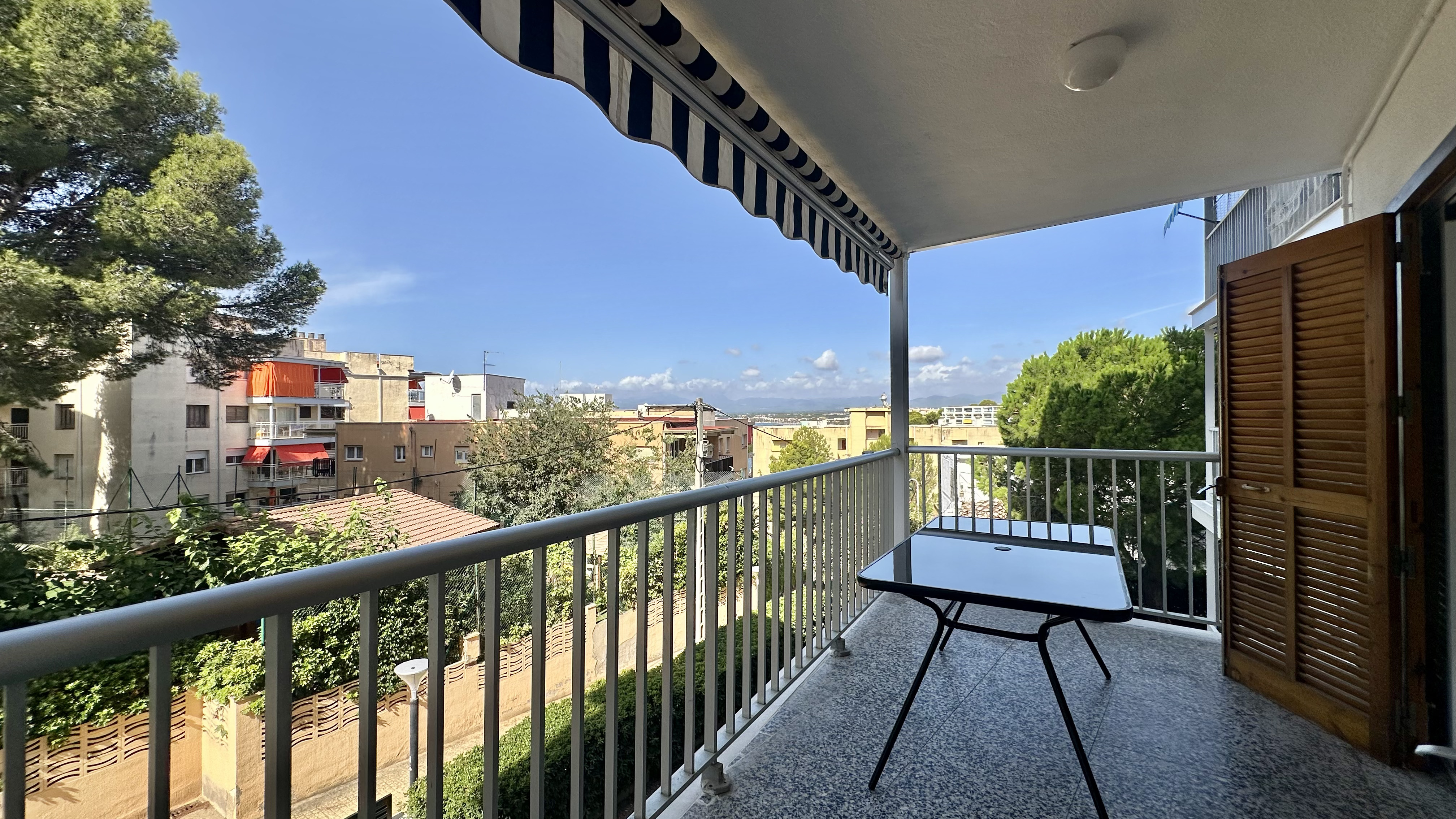 Newly renovated apartment near the sea in Salou – With tourist license