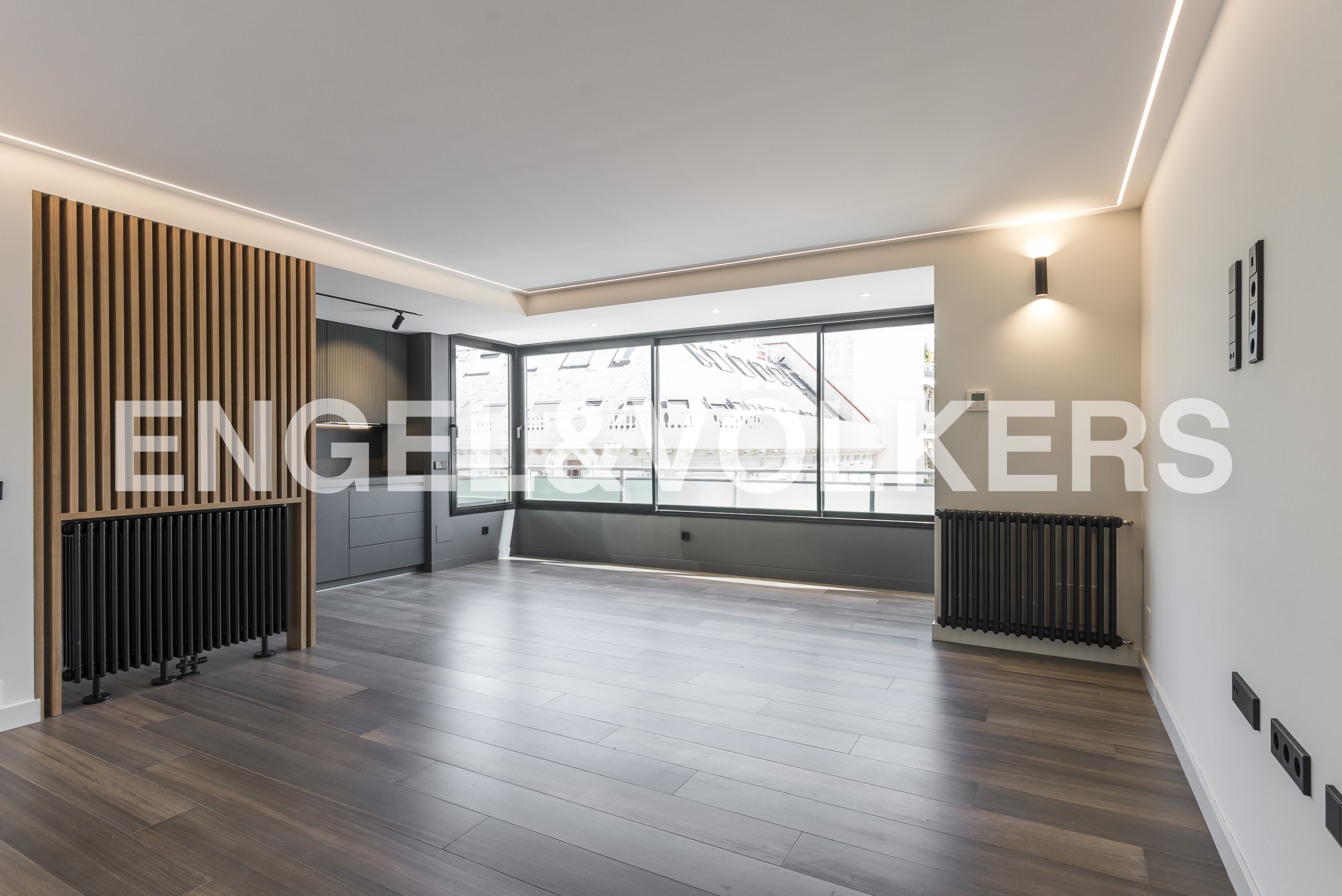 Renovated, exterior apartment on Claudio Coello. Long-term rental, primary residence.