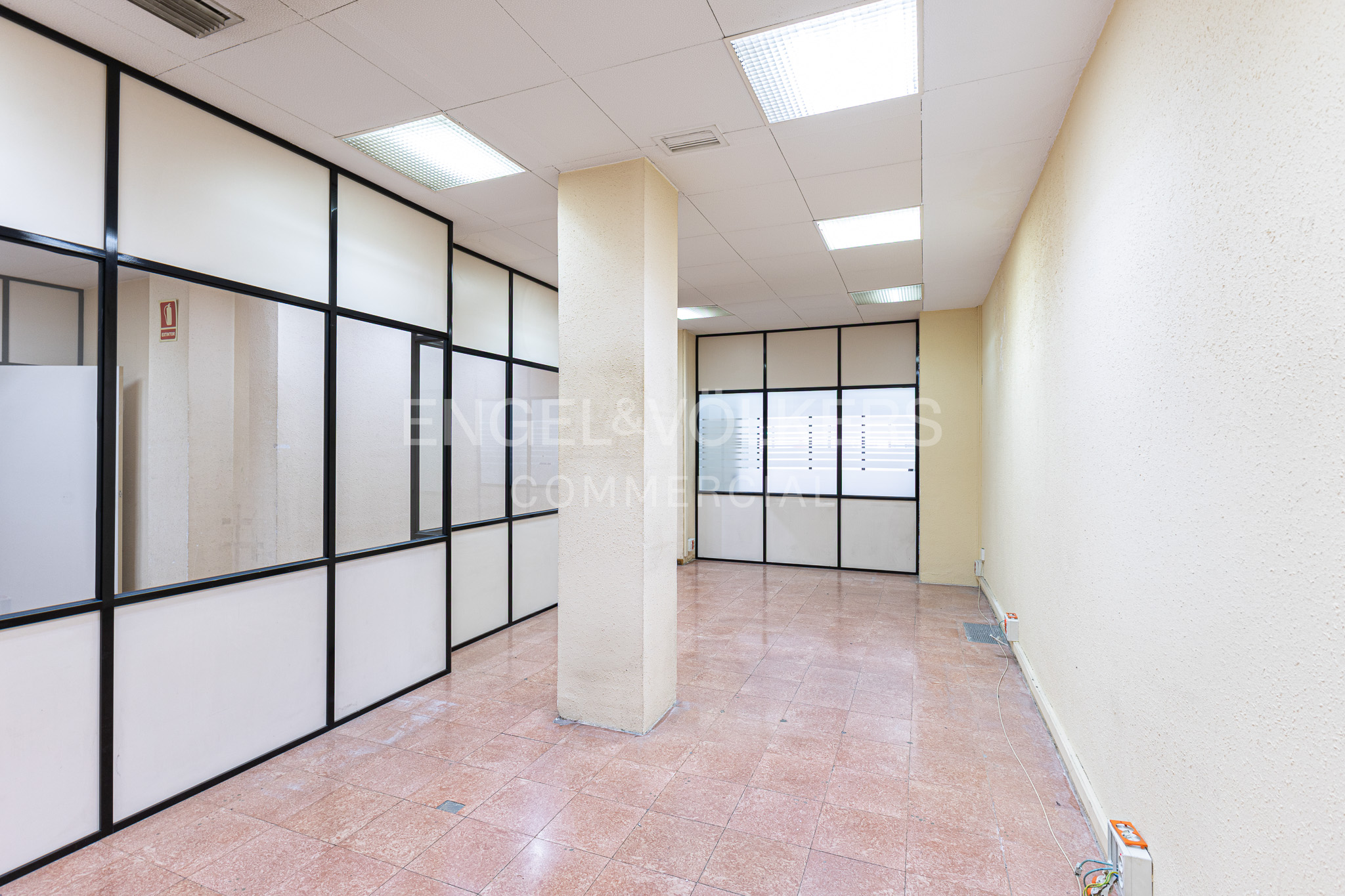Local de 399m² en alquiler en Avenida Diagonal, Barcelona – Alta visibilidad y gran proyección