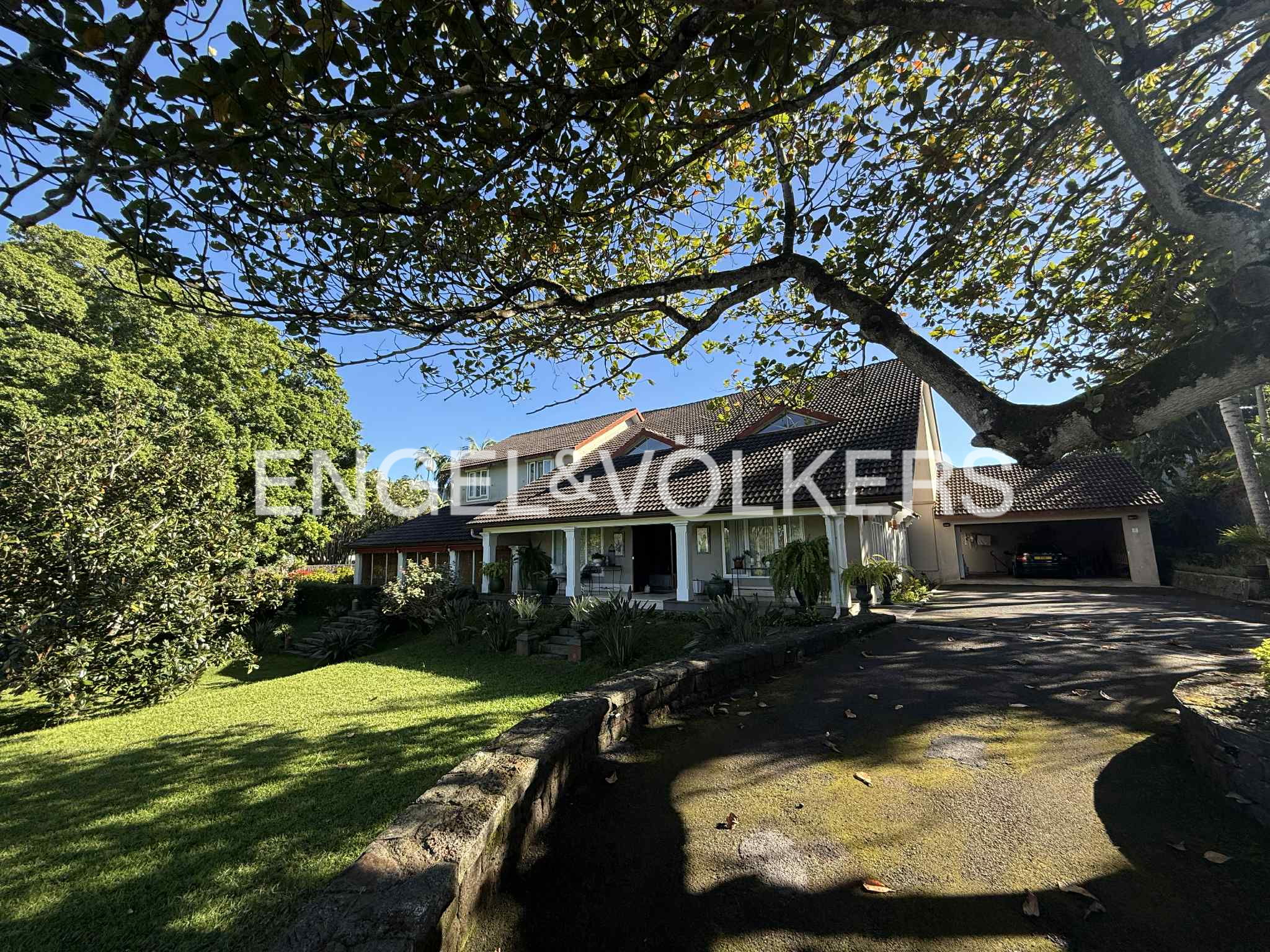 Spacious 3-Bedroom Ensuite Villa with Lush Garden in the Heart of Moka