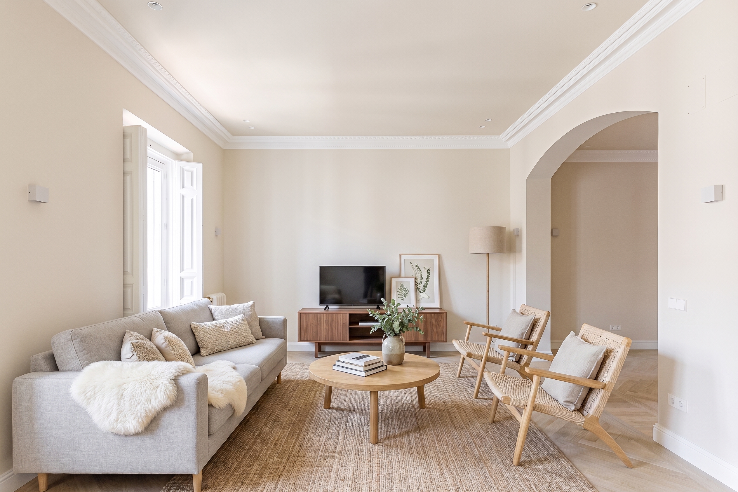 Spectacular designer apartment with classic soul in Justicia Prime, without furniture.