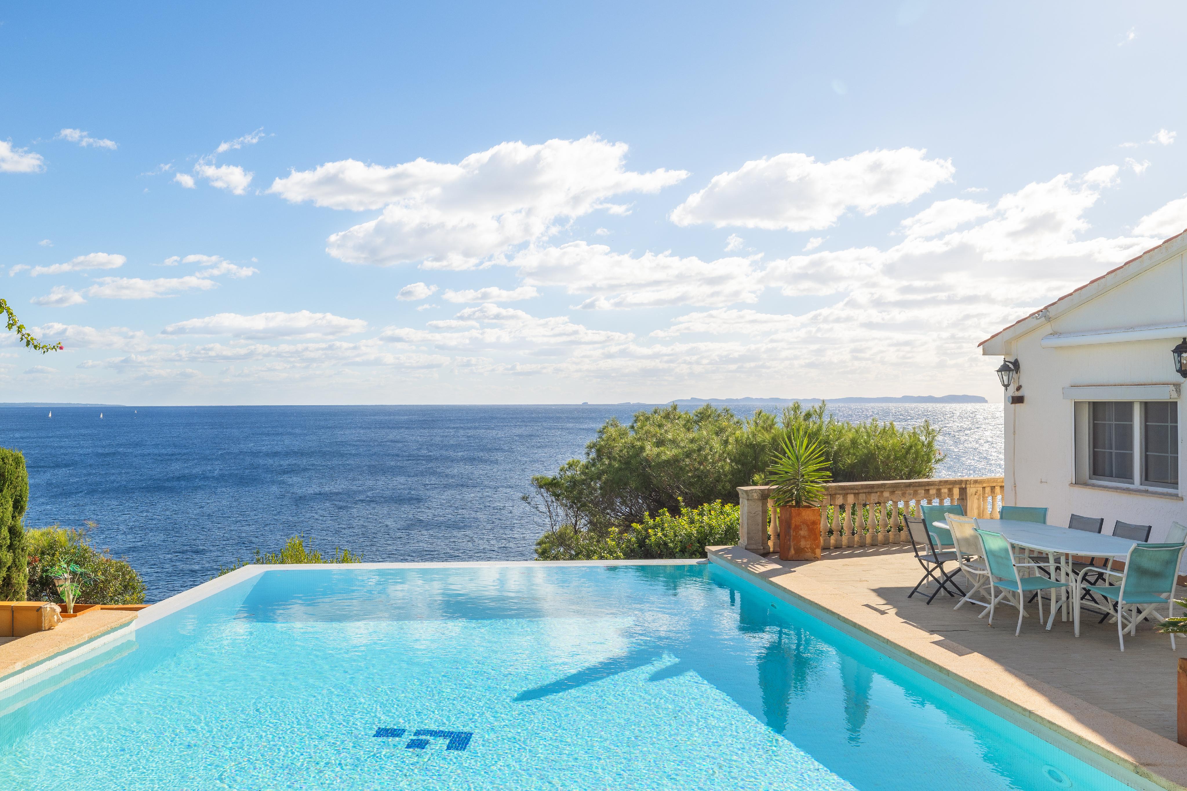 Vil·la davant del mar amb mirador privat