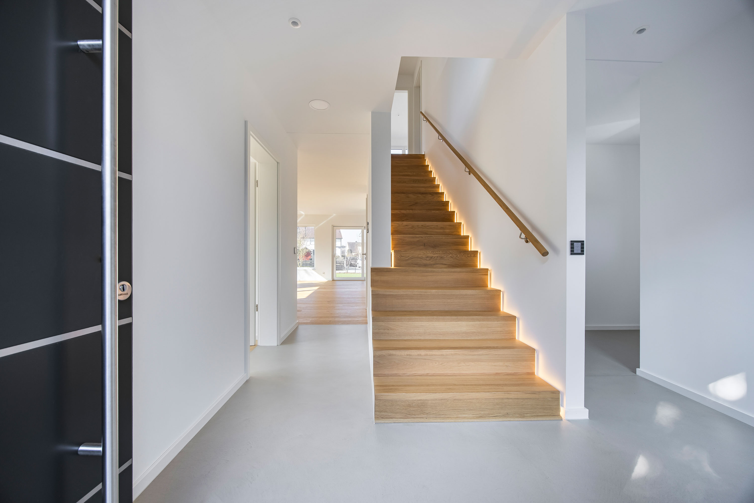 Neubau trifft Design: Stilvolles Architektenhaus in familiärer Lage von Roth-Nordost