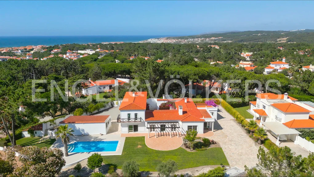 Luxury Villa, large garden and swimming pool
