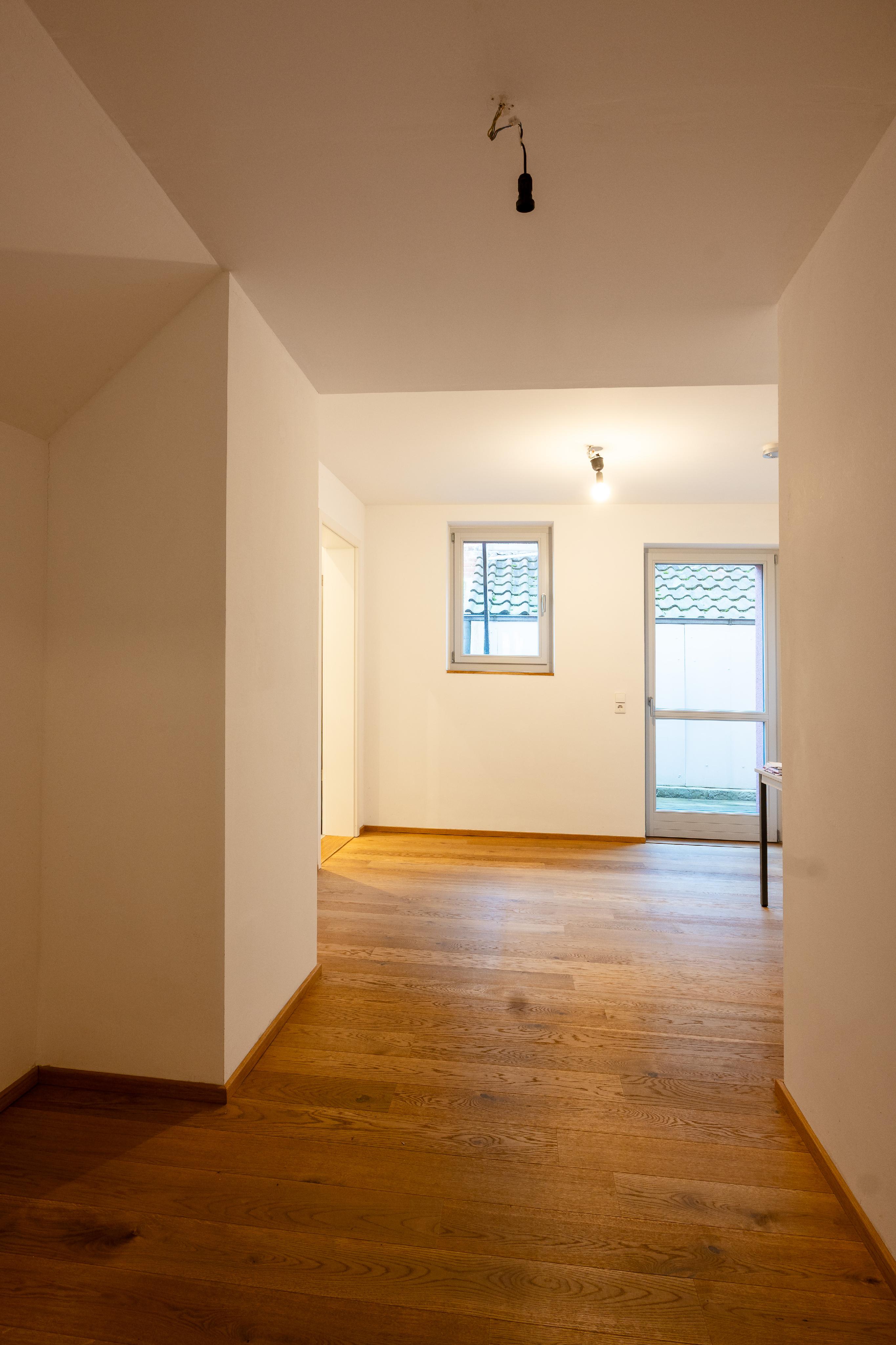 Jetzt einziehen! Kernsanierte Wohnung mit Altbauflair