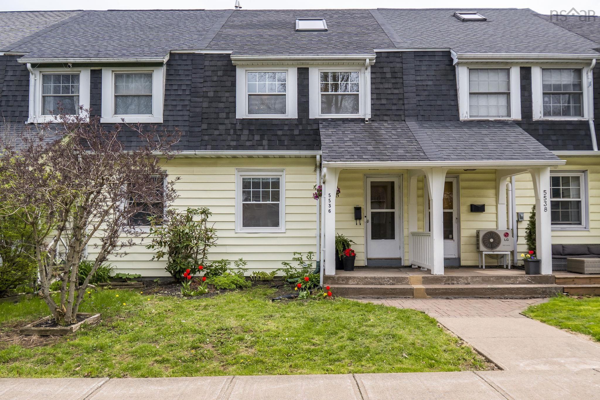 4-Bed Hydrostone Home: Historic Charm by the Market