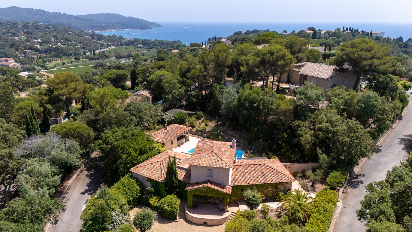 Charming Provençal villa near the beaches of Gigaro