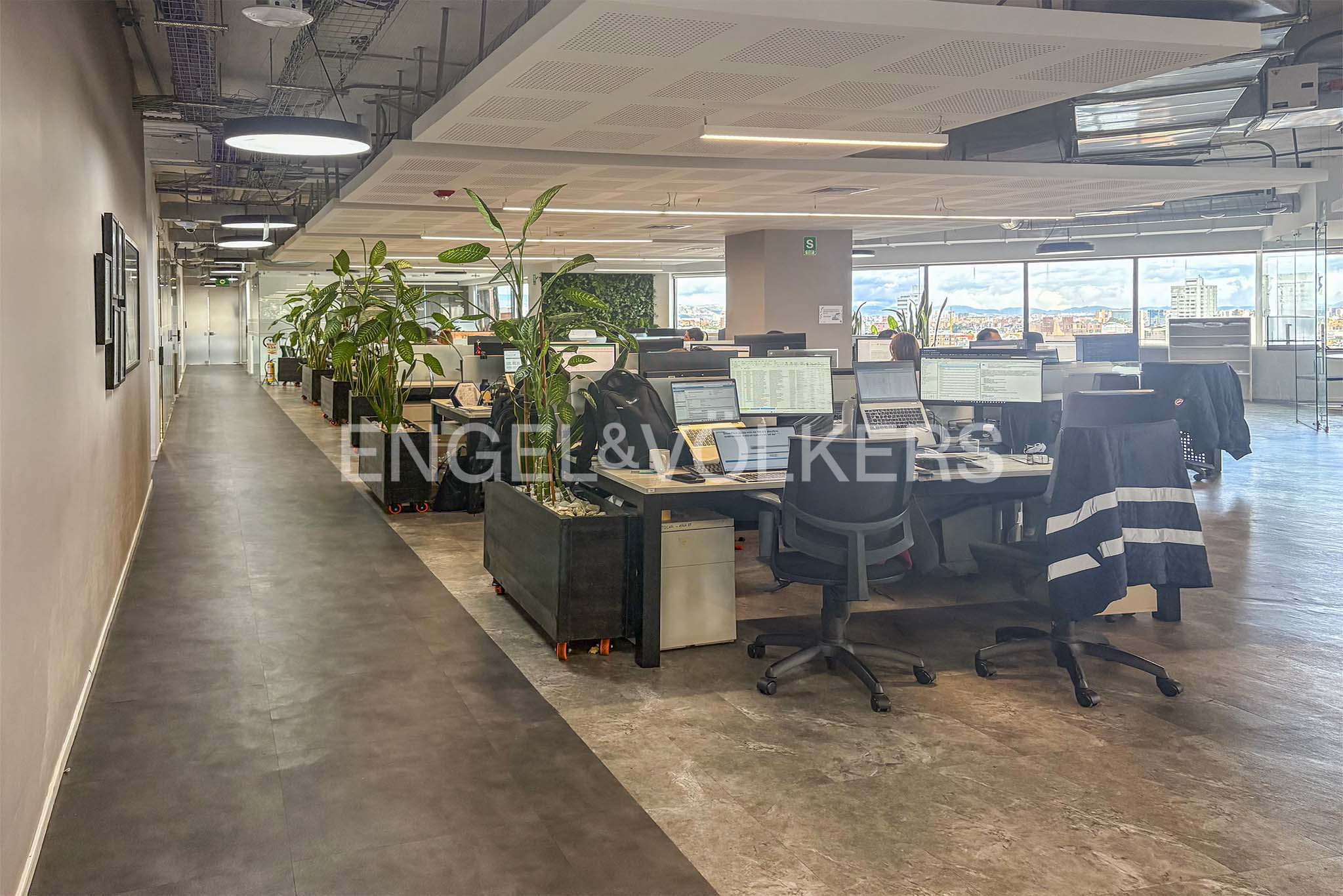 Excelente piso de oficinas en la zona financiera