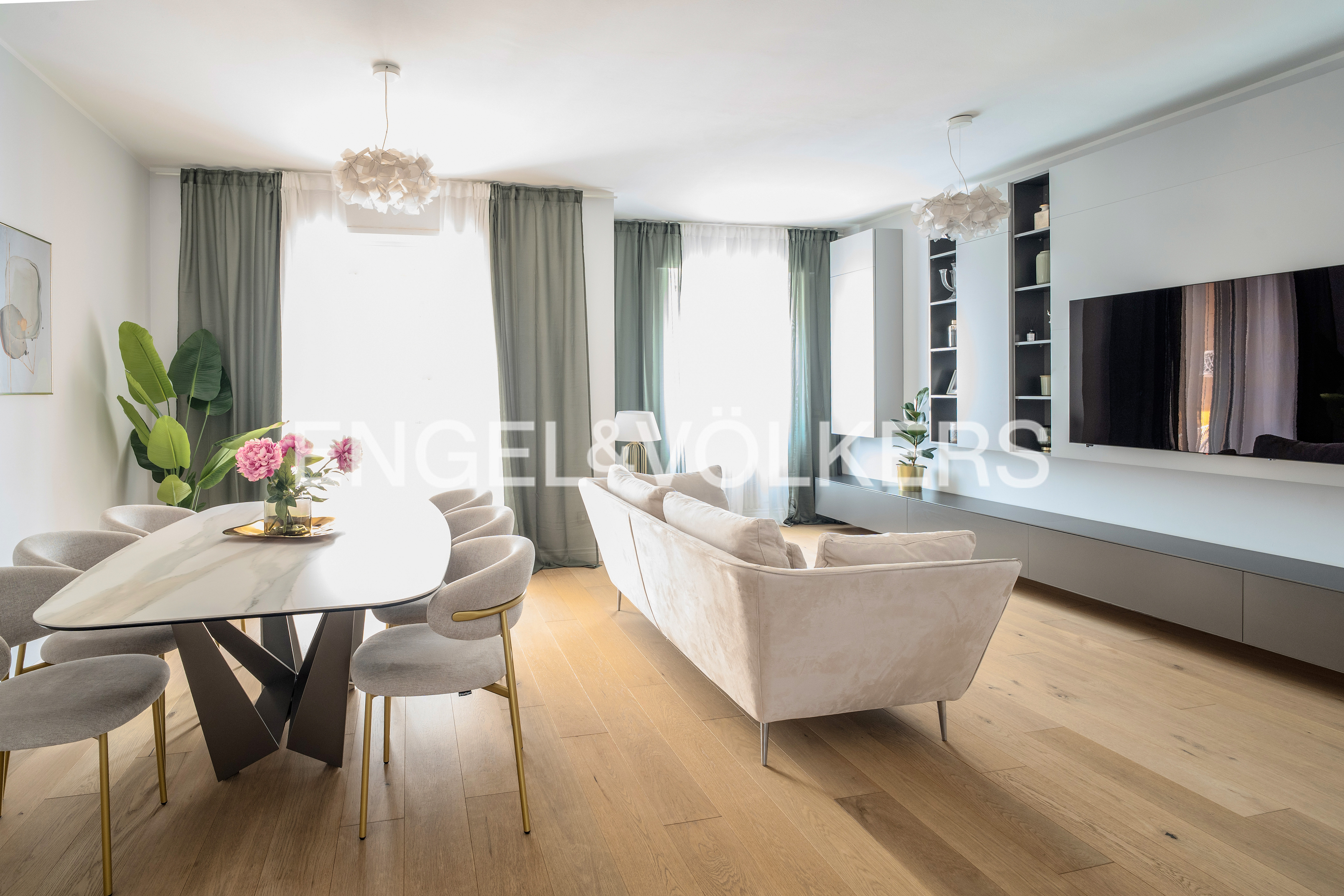Bright apartment convertible into a four-room apartment