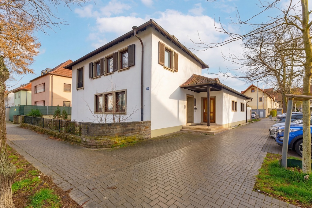 Repräsentatives Einfamilienhaus in LU-Edigheim!