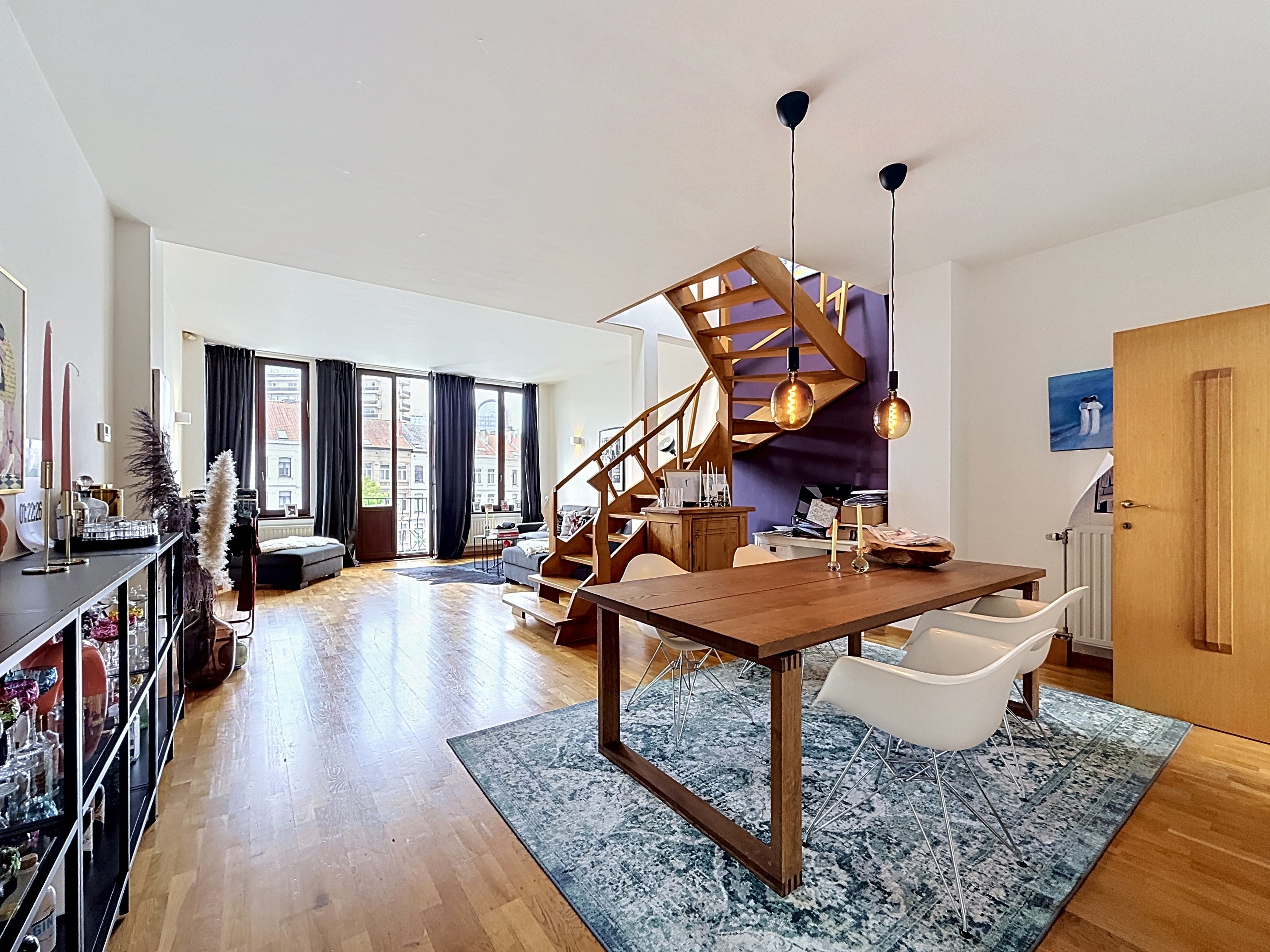 Superbe triplex avec balcon – 3 ch.