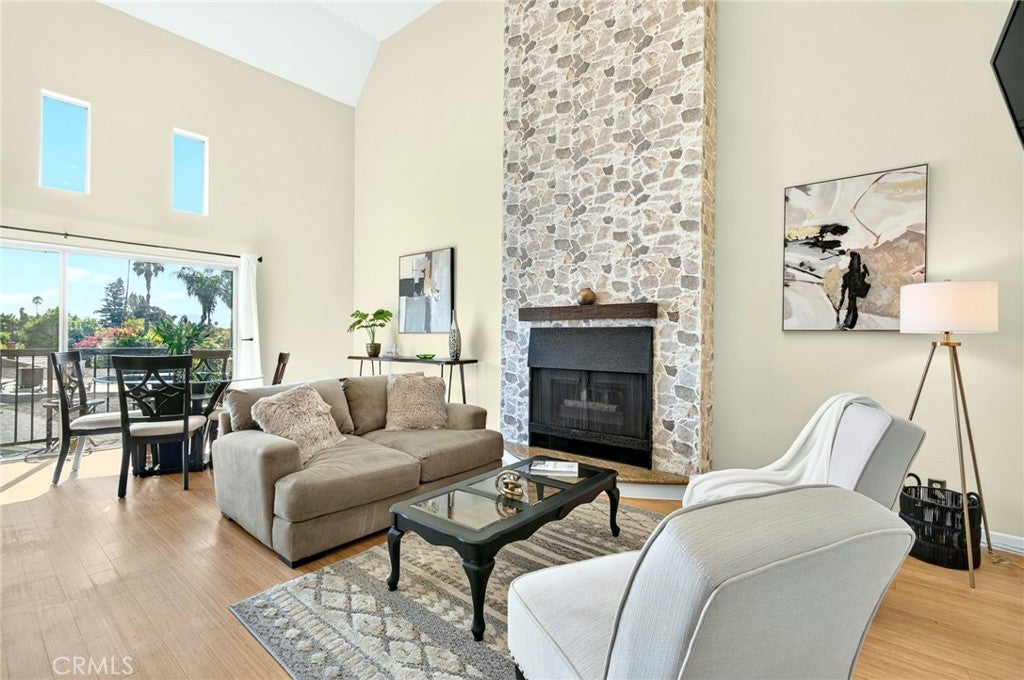Discover Mountain Views and Contemporary Design