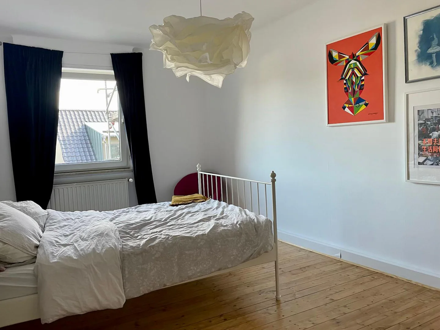 Lichtdurchflutete Altbau-Oase mit Dielenboden und geräumiger Wohnküche - Photo 3