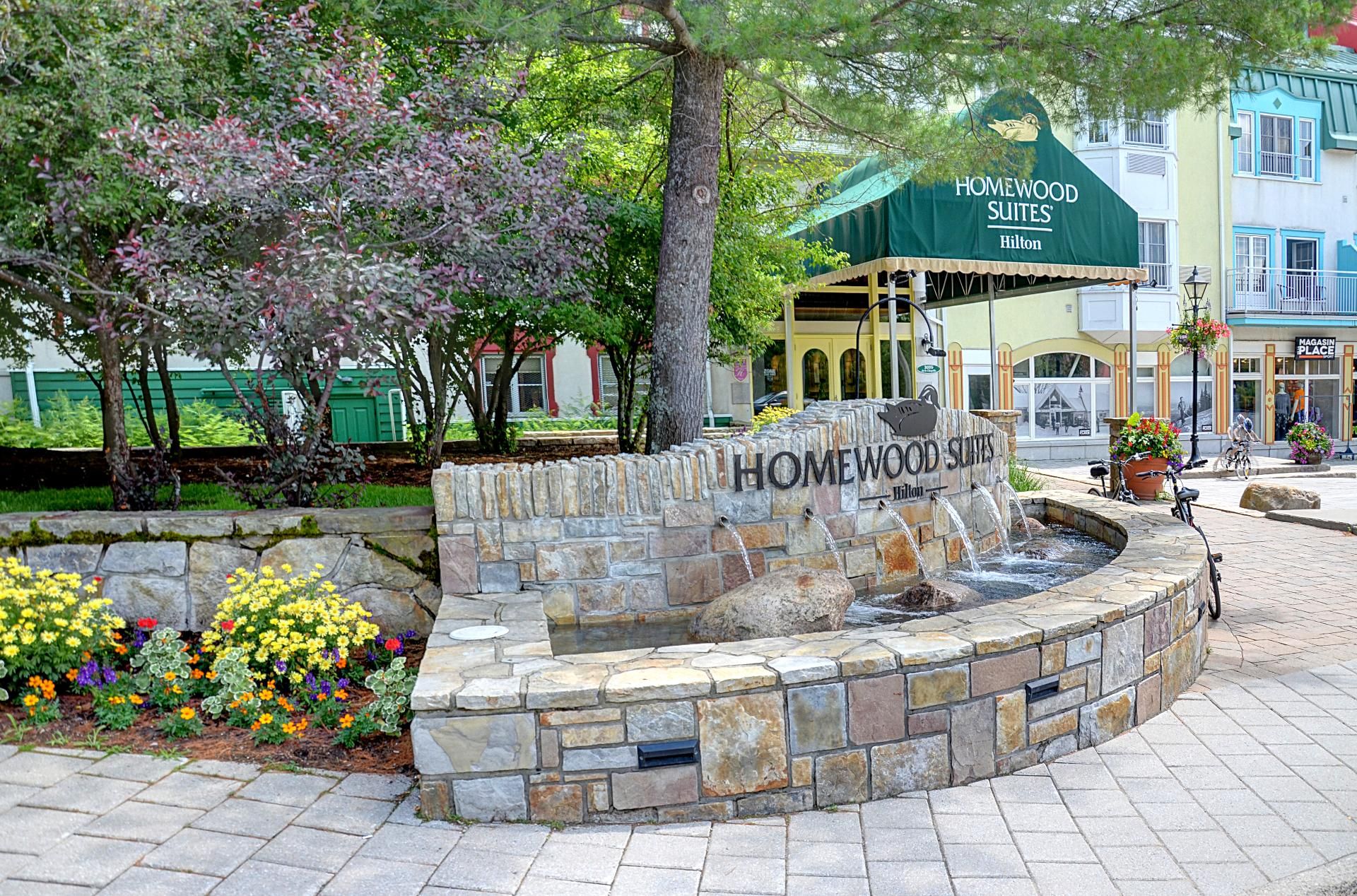 Spacious condo, in the heart of the ski resort !