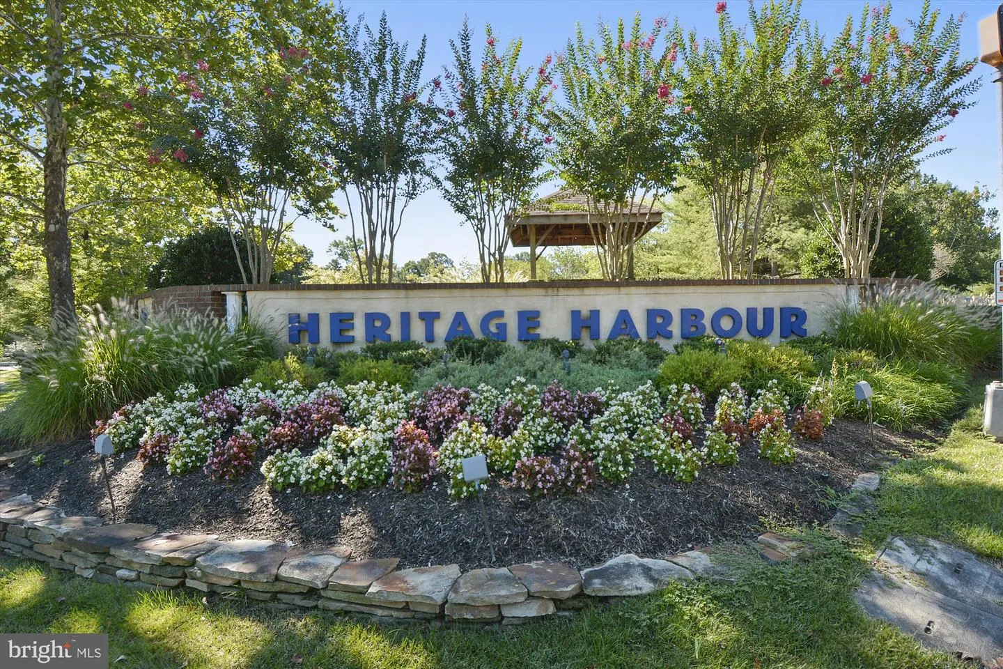 Beautifully Renovated in Heritage Harbour