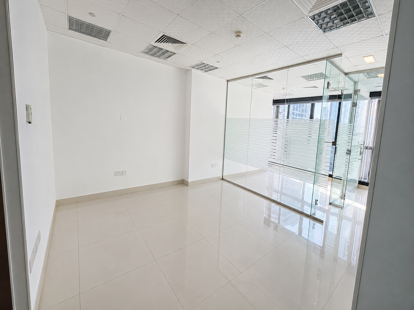 Lake View | Glass Fitted | Prime Location