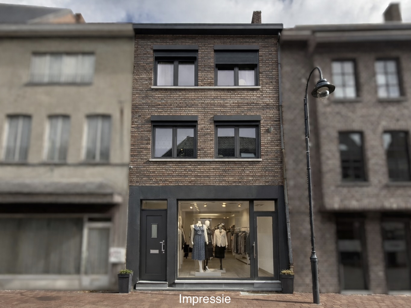 Commercial property with living space in an excellent location