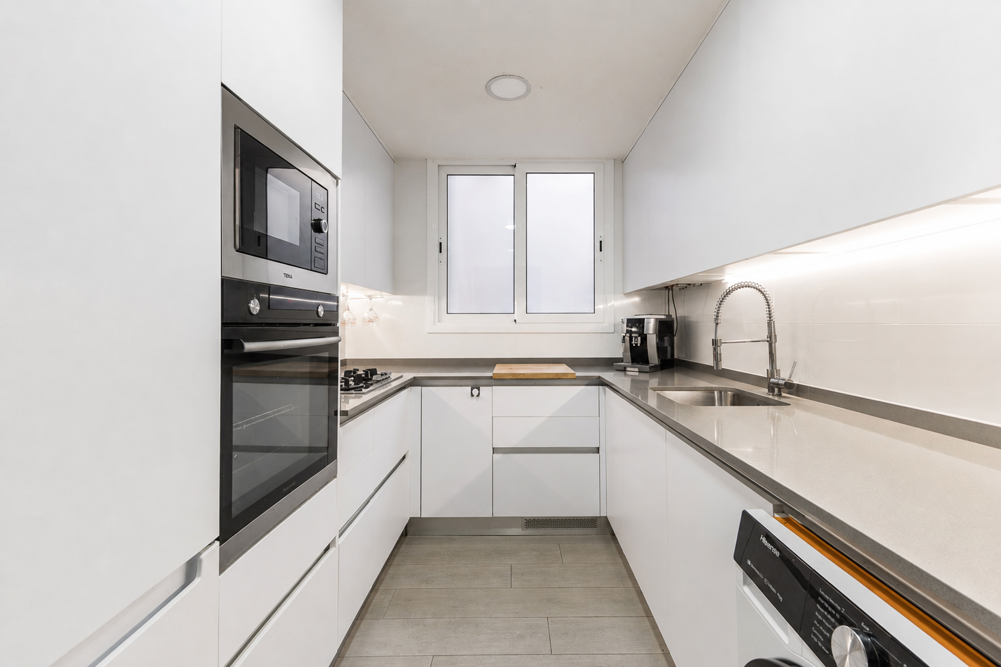 Light, comfort and flawless renovation in Sant Boi (Camps Blancs)