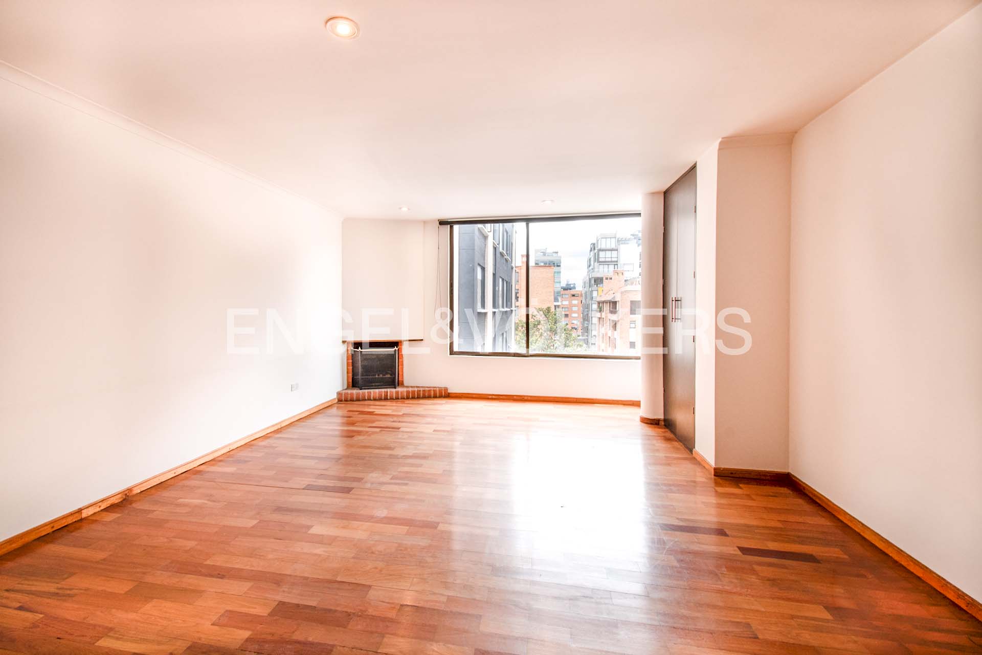 Apartamento dúplex con terraza para venta en Chicó