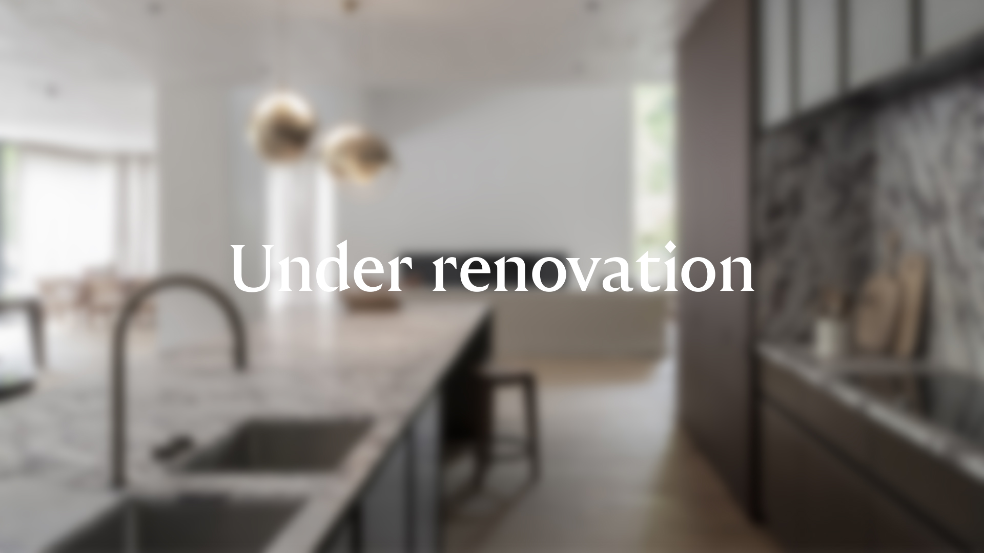 Fully renovated 6th-floor apartment