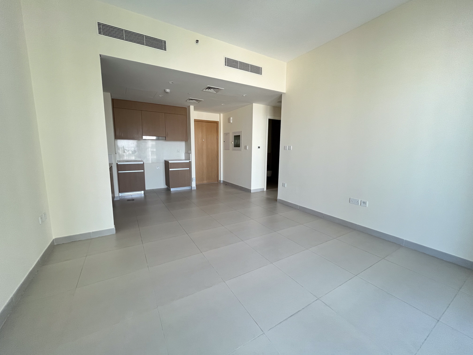 Unfurnished | Beach Access | Ready To Move In