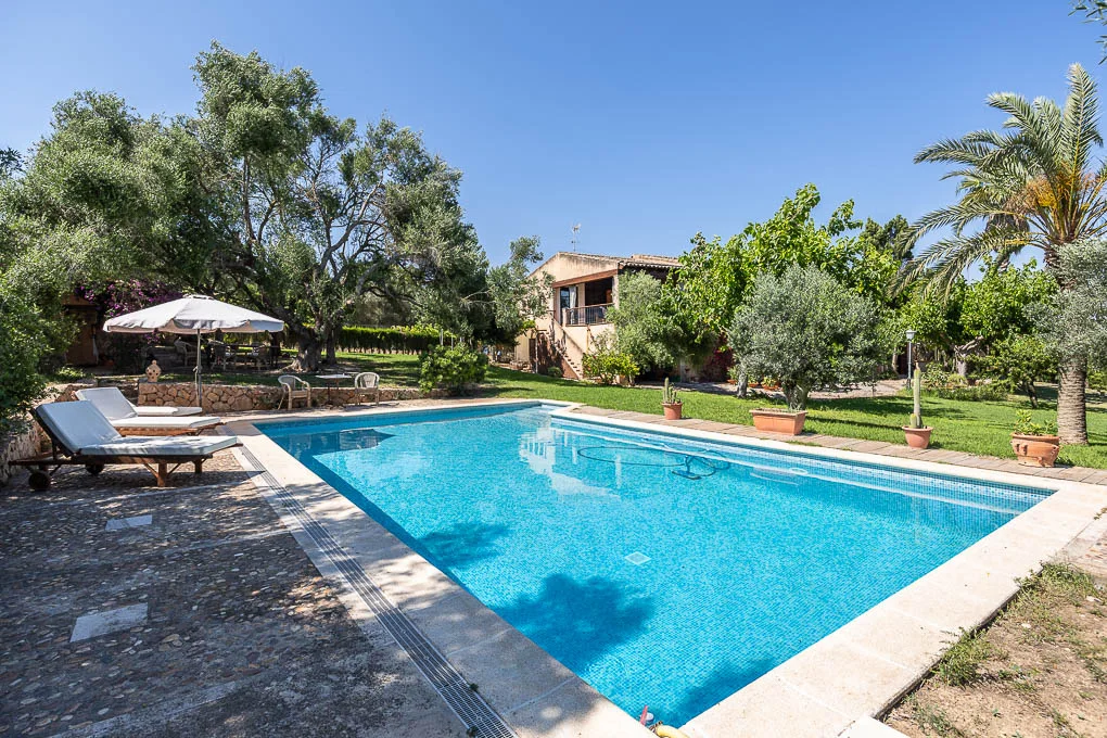 Impressive finca with a lot of character in an idyllic location