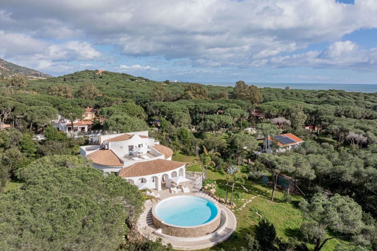 Fabulous bohemian villa by the sea