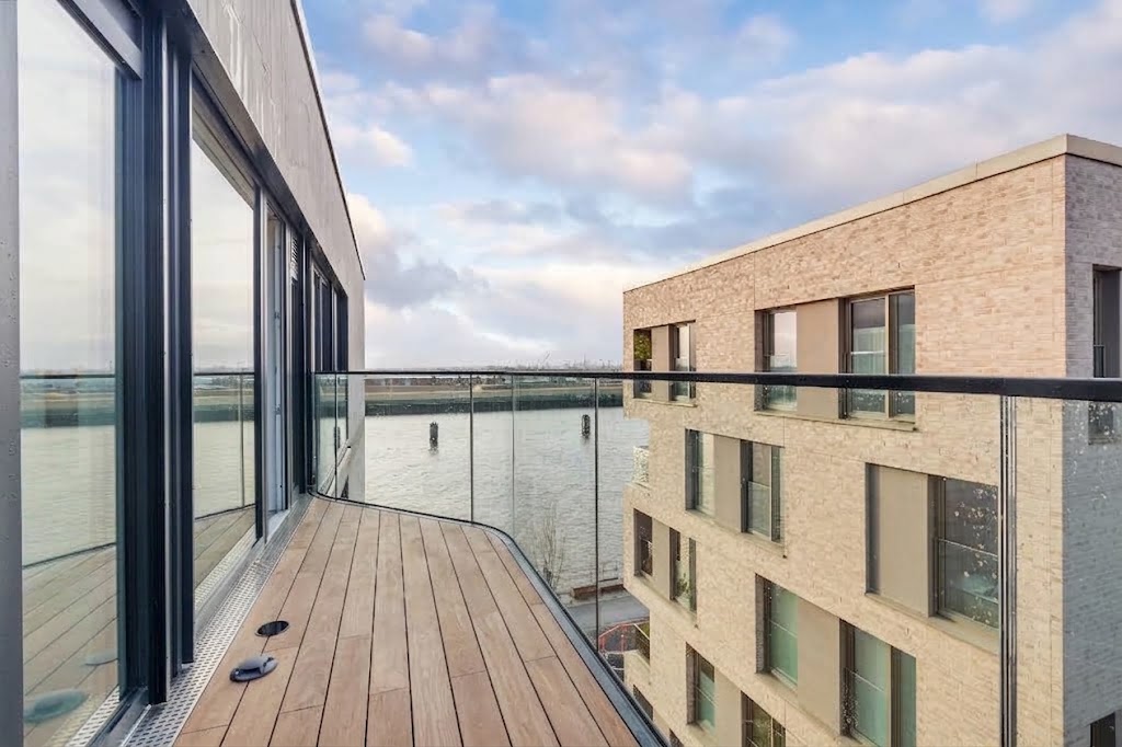 THE WAVE - Wohnen am Wasser, Leben in der Hafencity