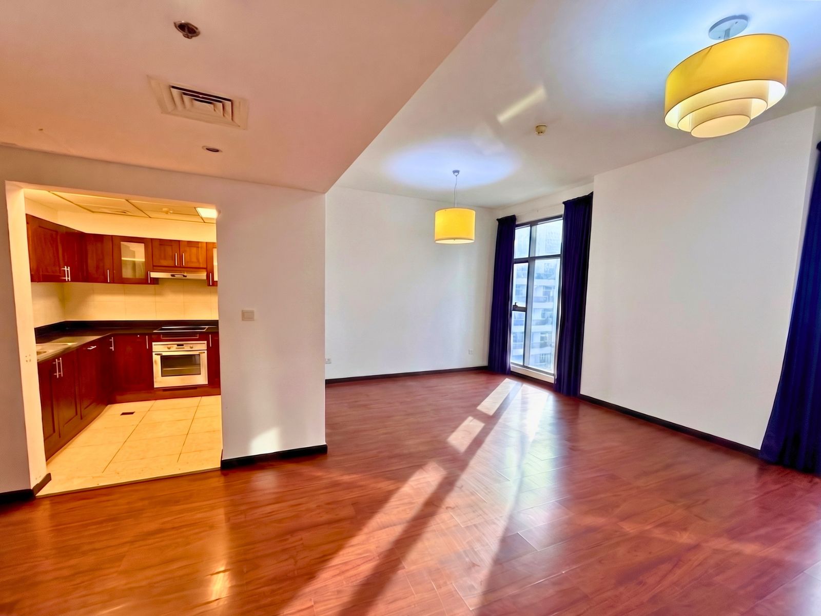 Bright | Ready To Move In | Metro Access