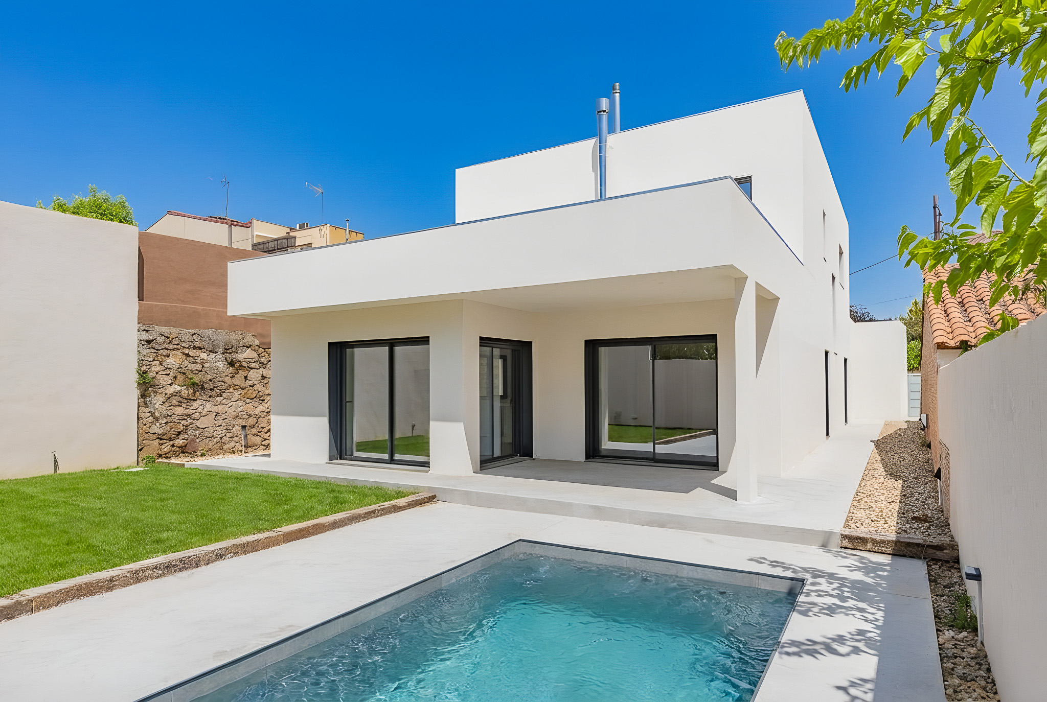 Magnificent new-build home in central Matadepera