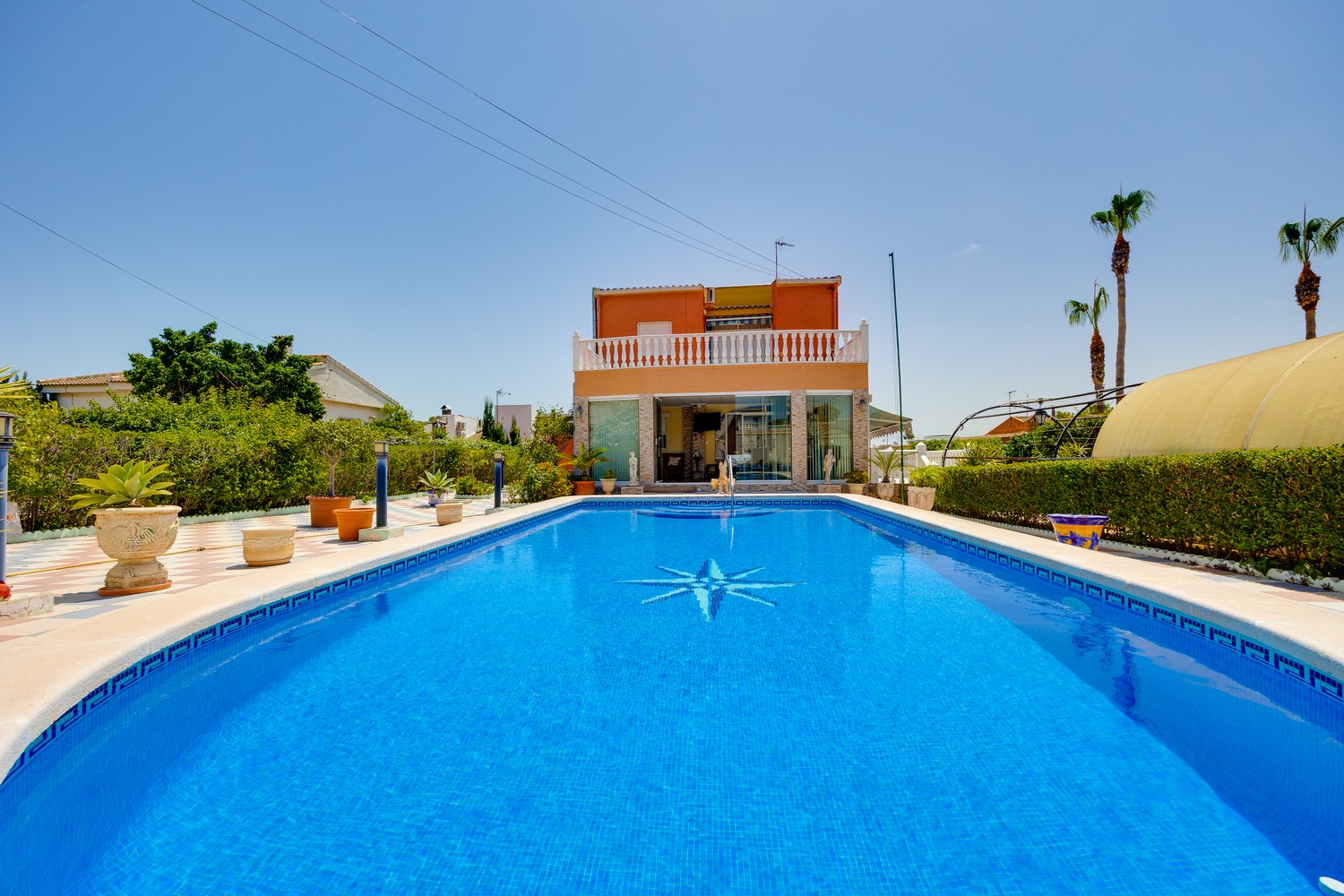 Chalet independiente con piscina privada en el Chaparral Torrevieja