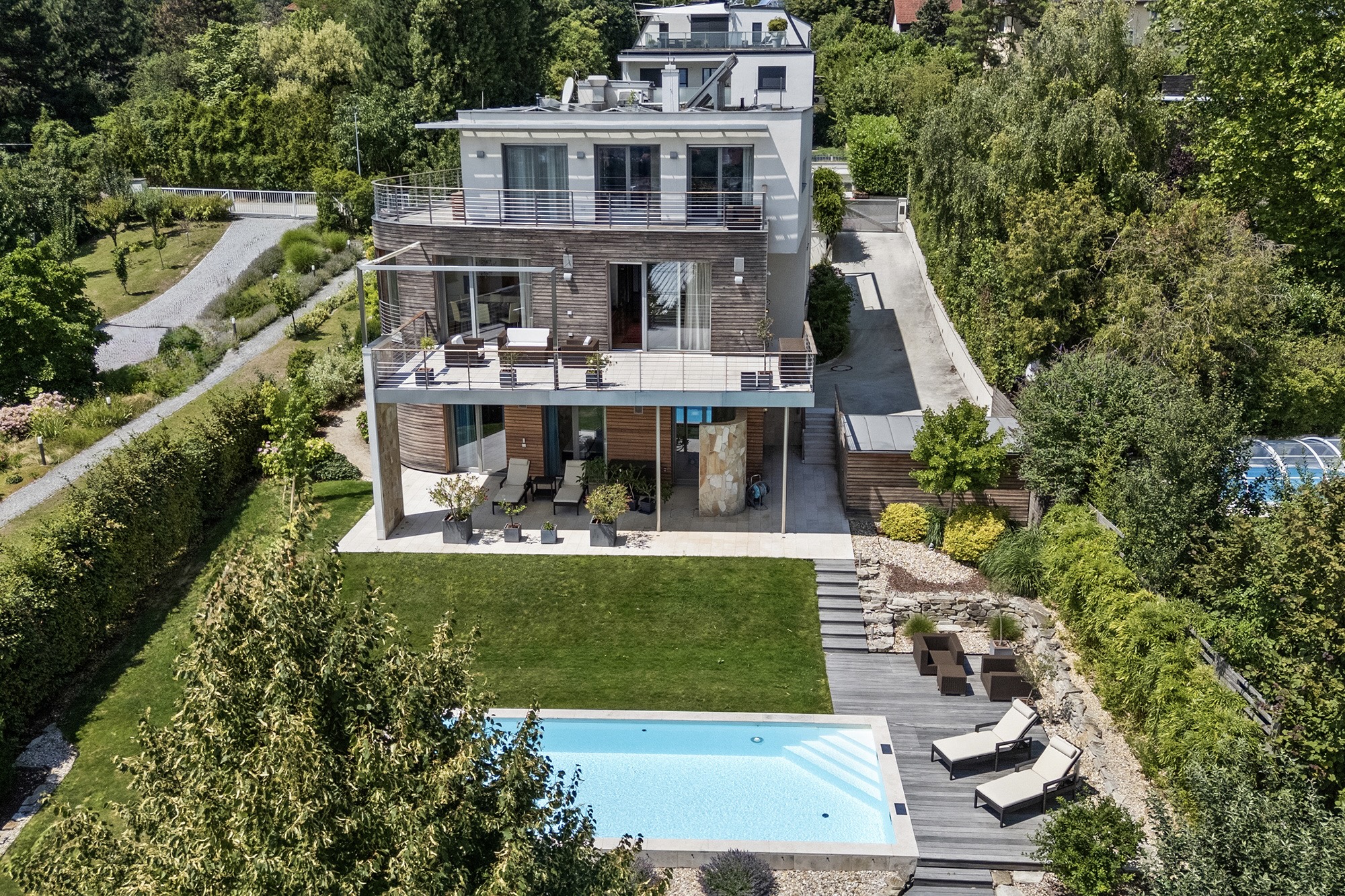 497 m² Luxusvilla am Ölberg – Lift, Pool, Weinkeller & unverbaubarer Fernblick