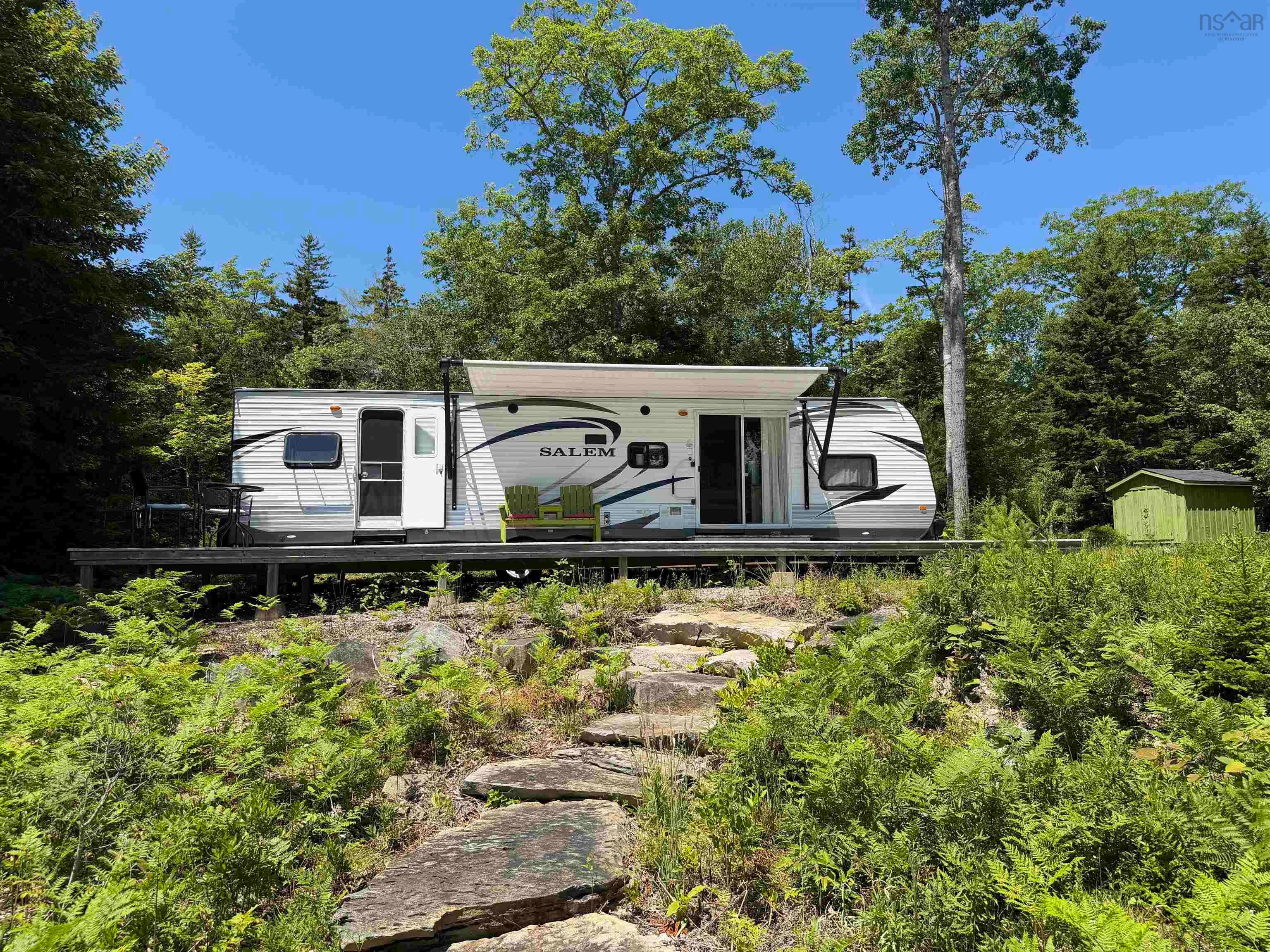 Exceptional Waterfront Retreat