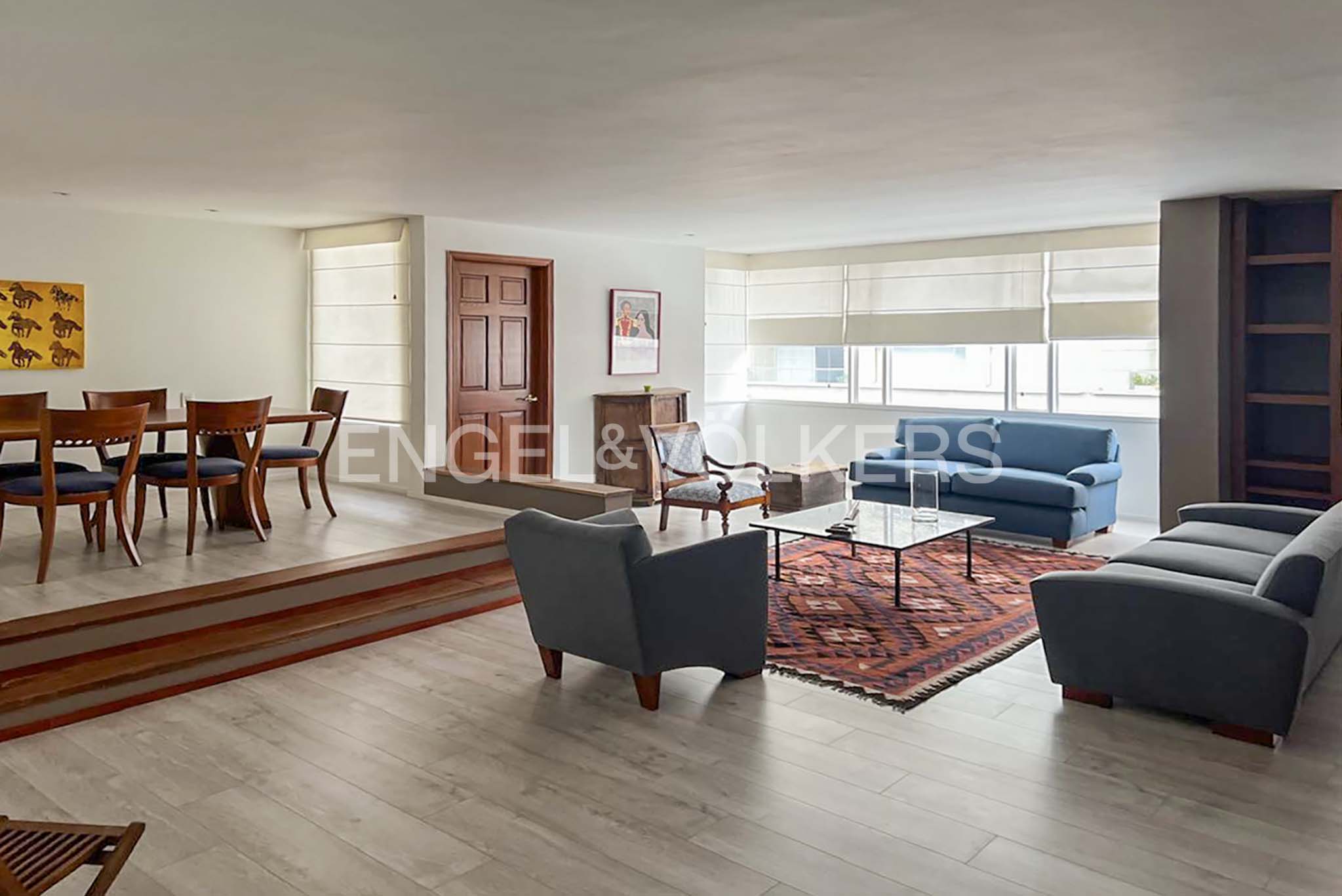 Apartamento amoblado y remodelado con balcón para arriendo El Virrey