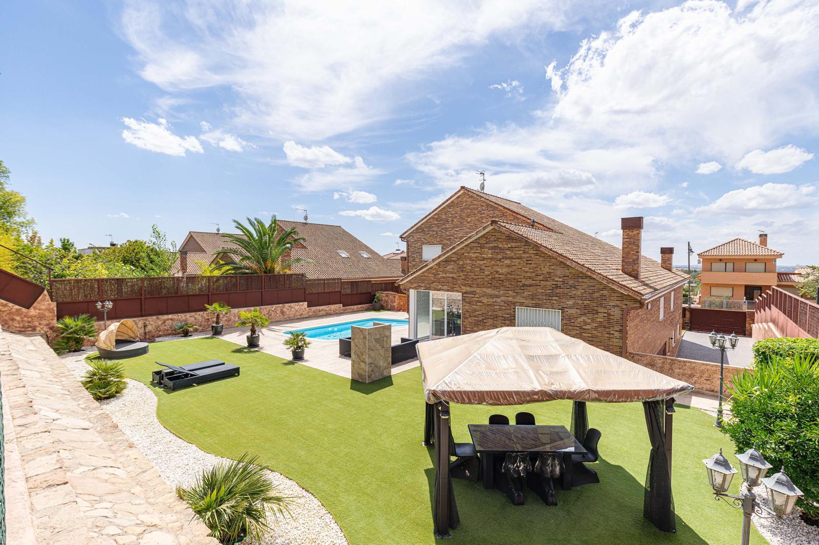 Luxury detached house in Campodón