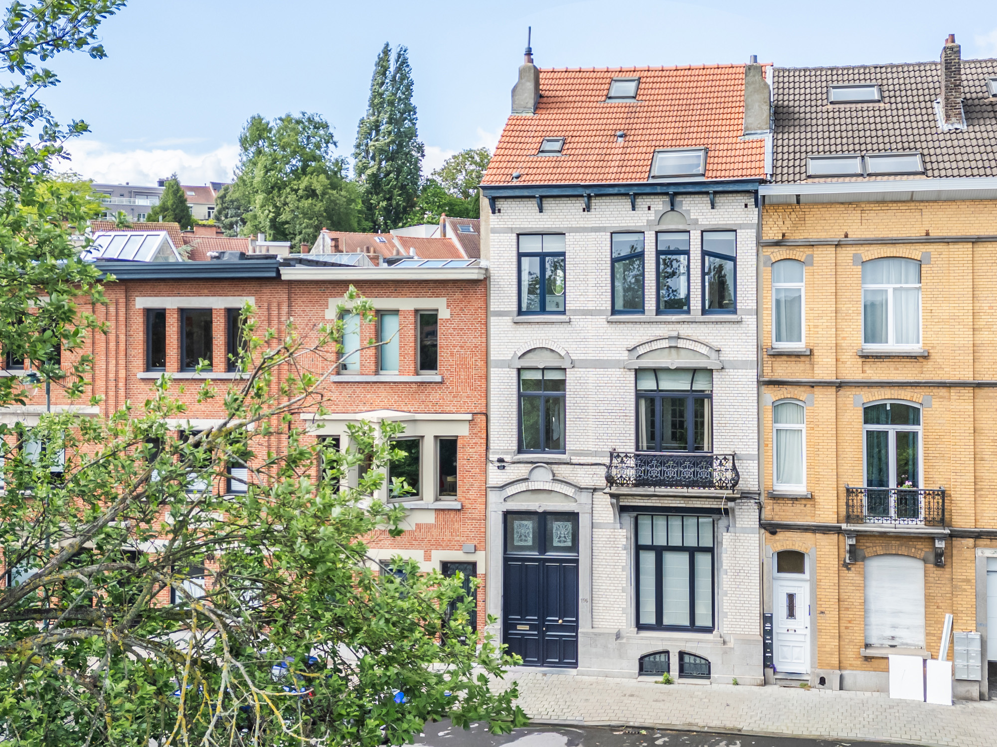 Charmant herenhuis met 6 slaapkamers en tuin - Vorst/Ukkel