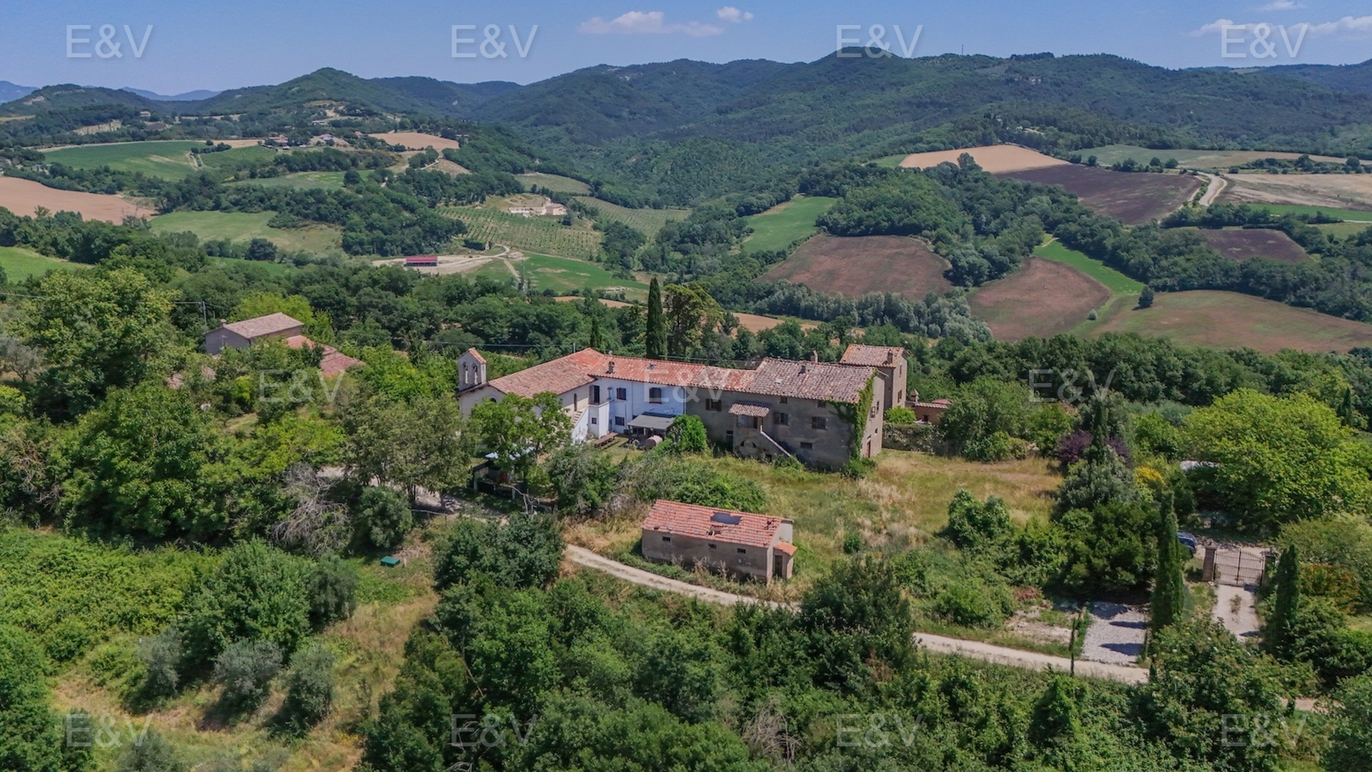Porzione di casale nel verde delle colline altotiberine